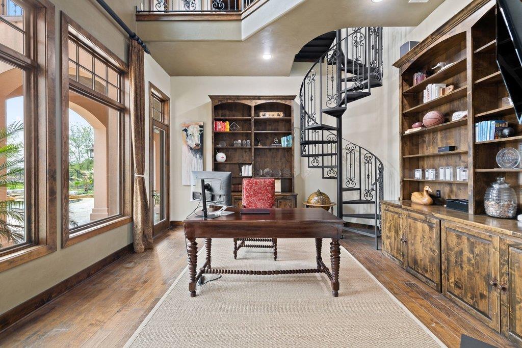 104 S Angel Light Dr, Spicewood, TX 78669