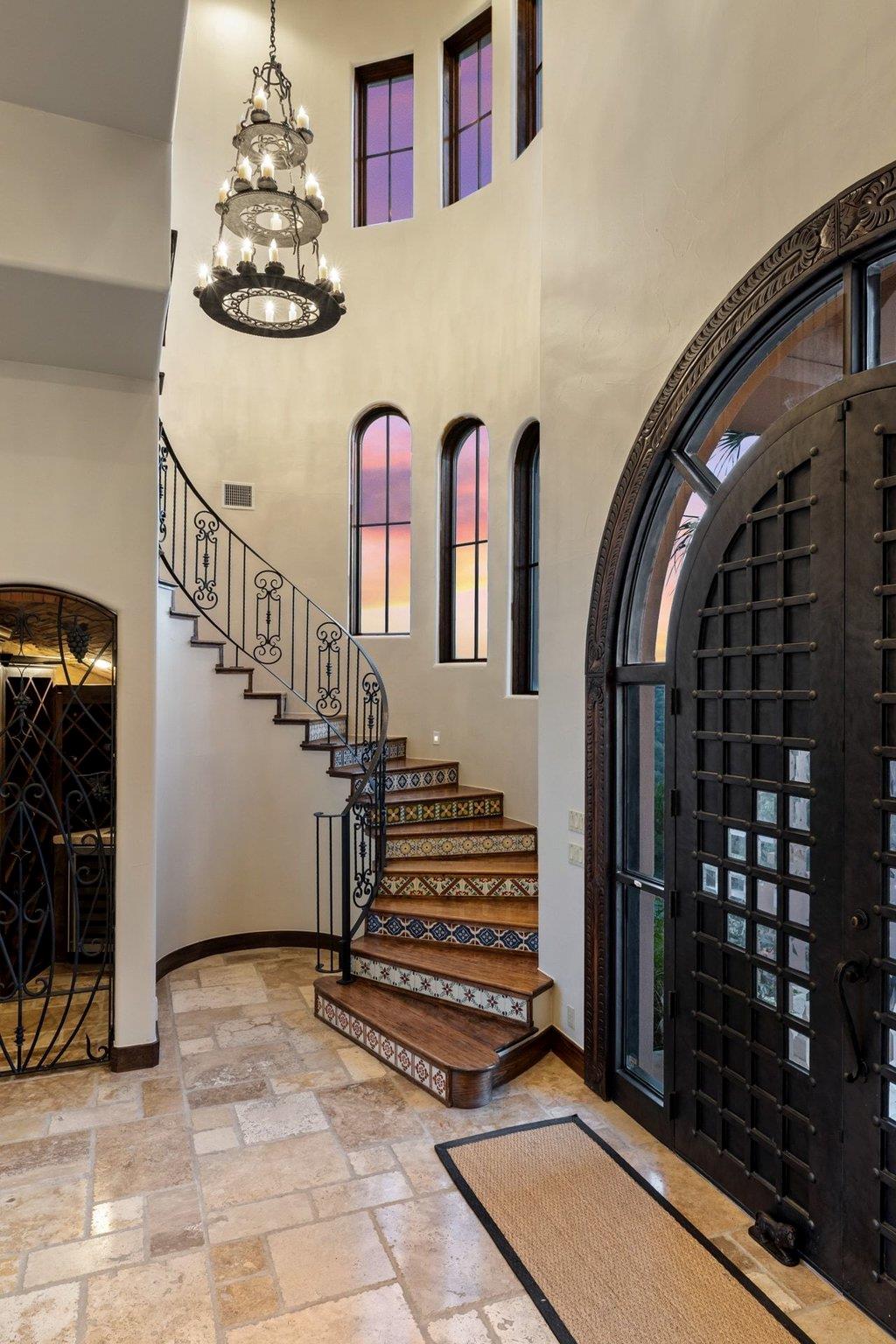 104 S Angel Light Dr, Spicewood, TX 78669