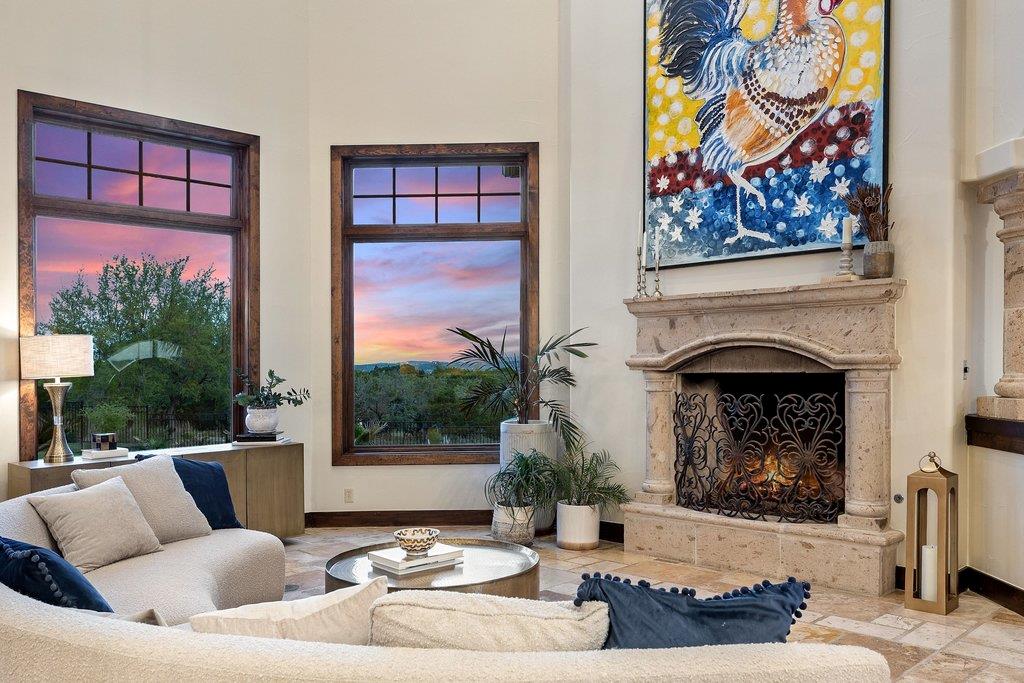 104 S Angel Light Dr, Spicewood, TX 78669