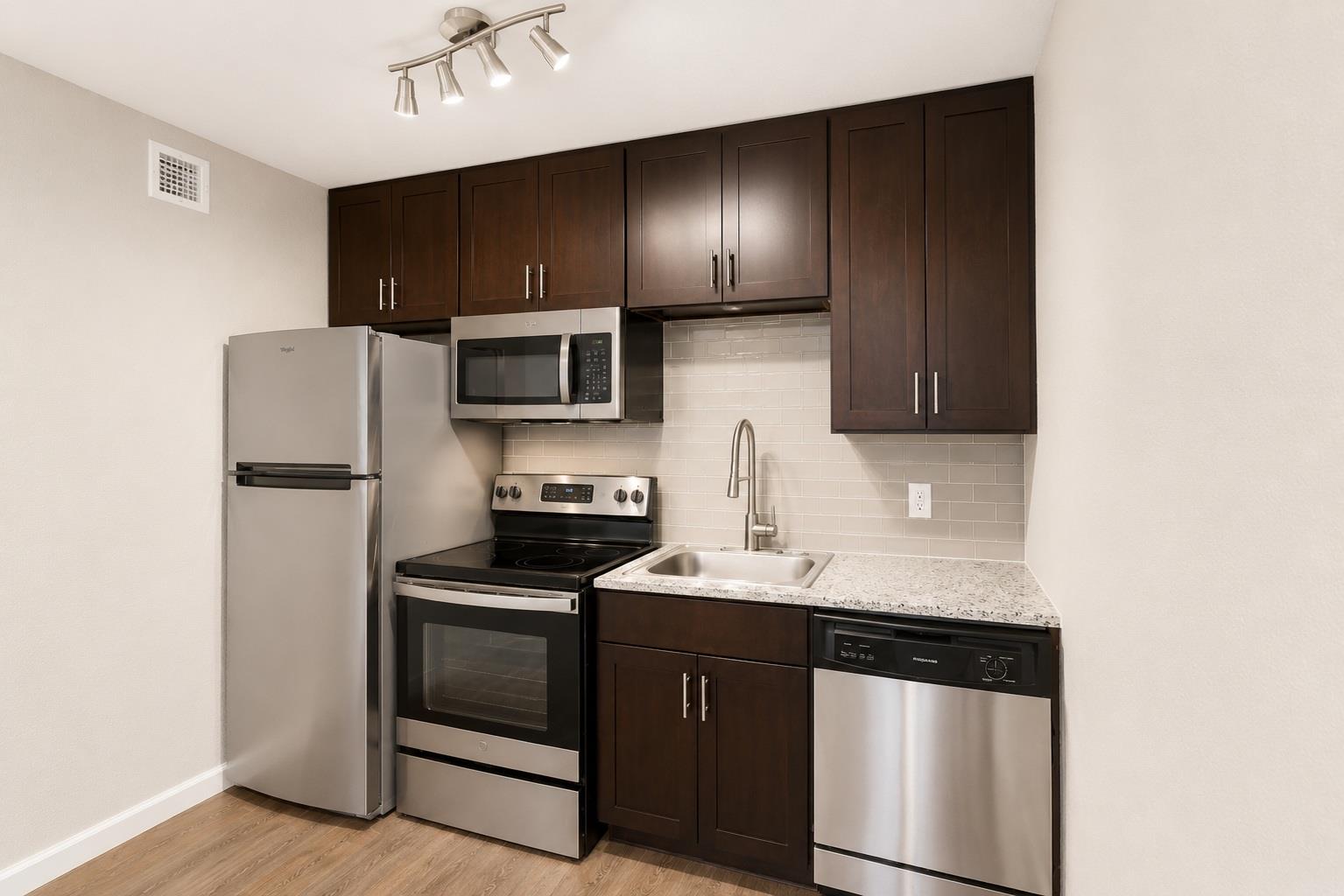 8214 N Interstate 35 SVRD SB Highway, Austin, TX 78753
