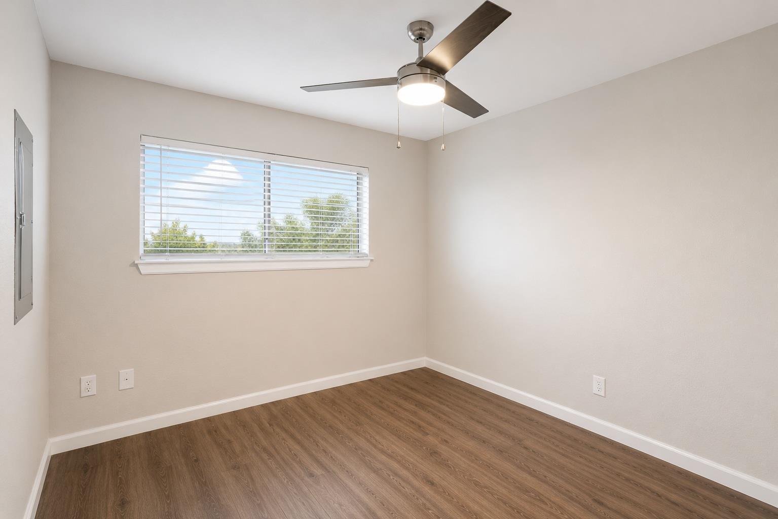 8214 N Interstate 35 SVRD SB Highway, Austin, TX 78753