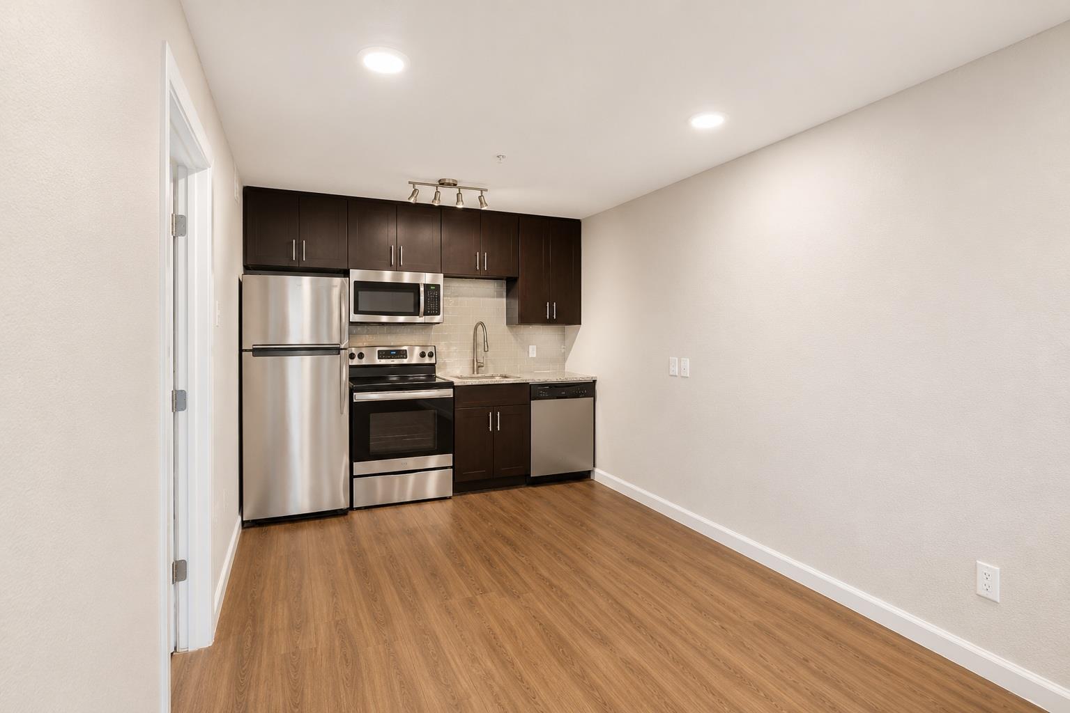 8214 N Interstate 35 SVRD SB Highway, Austin, TX 78753