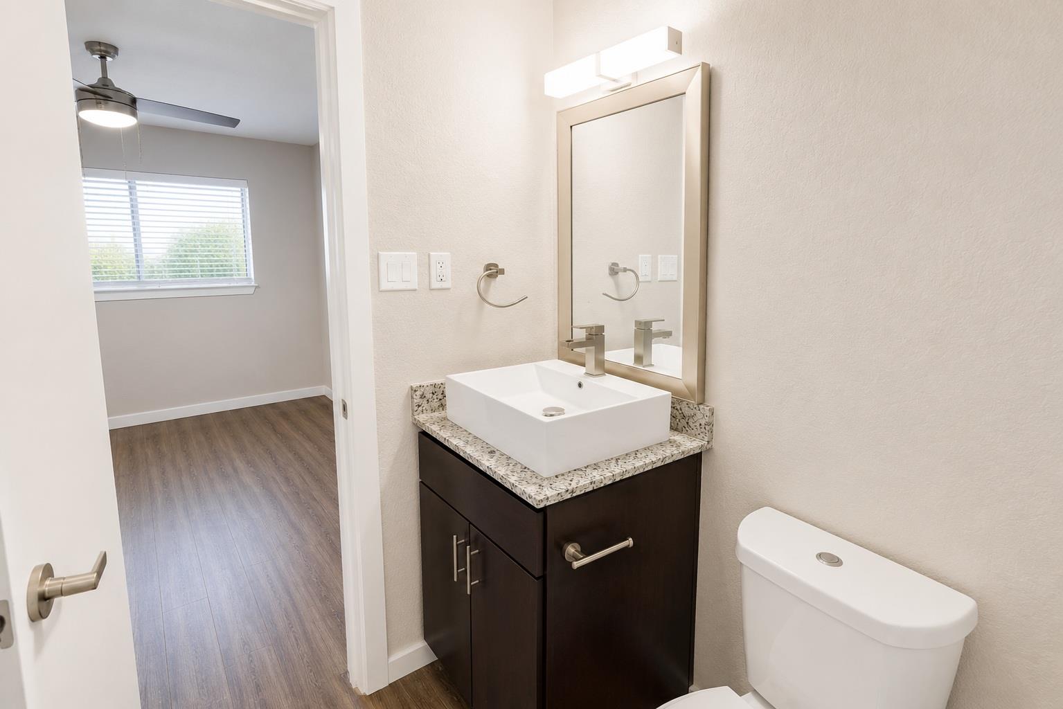 8214 N Interstate 35 SVRD SB Highway, Austin, TX 78753