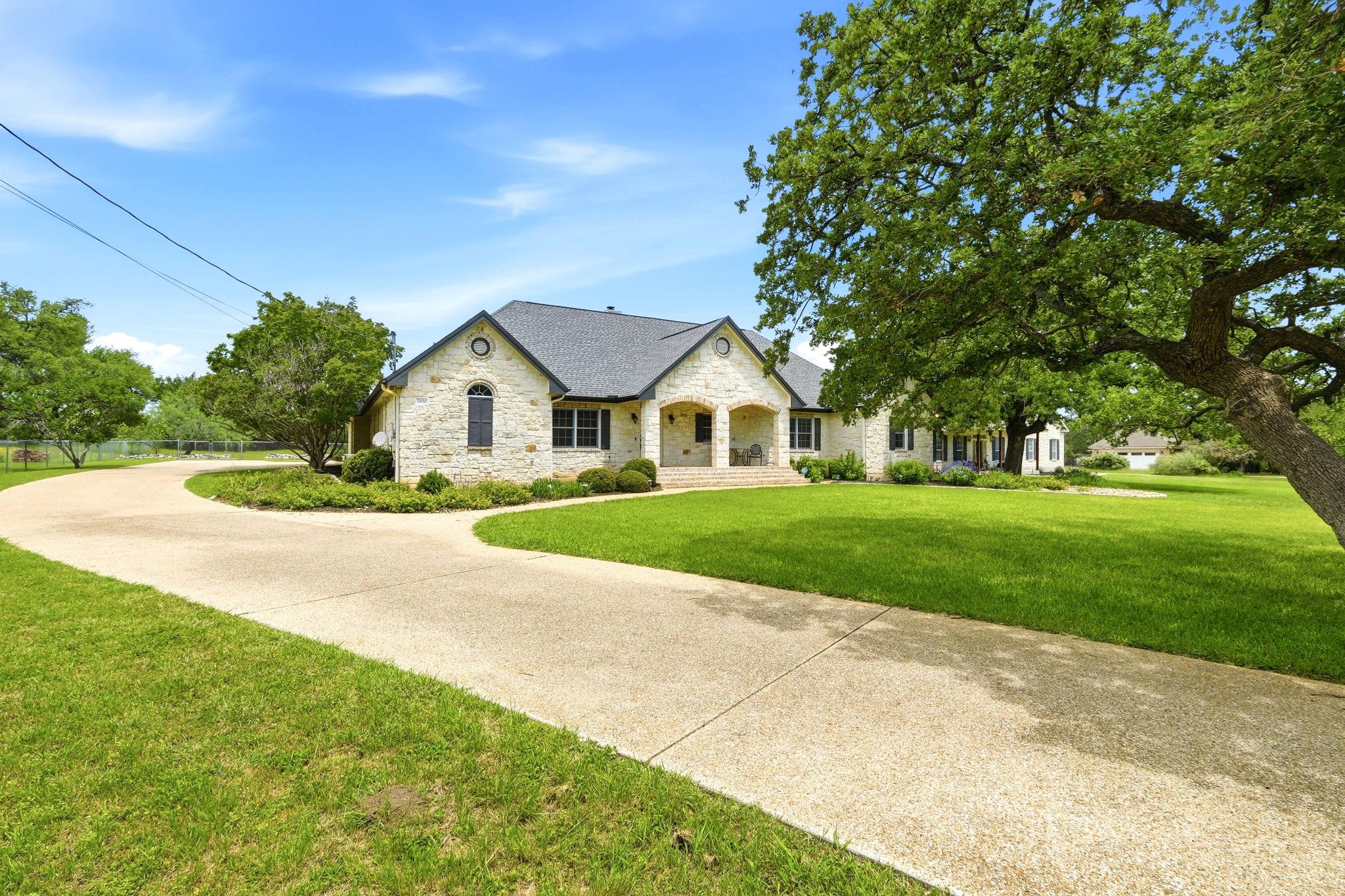2000 Fountainwood Dr, Georgetown, TX 78633