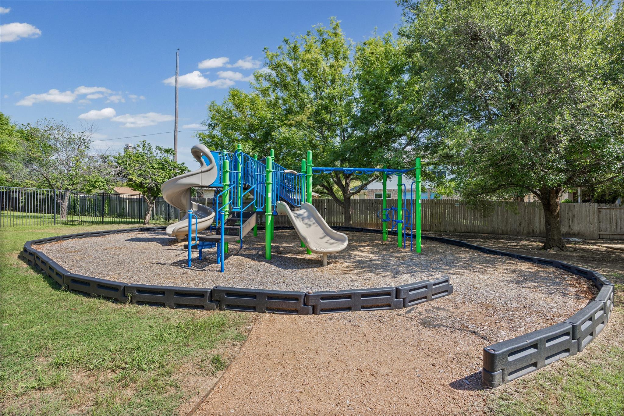 1824 Red Rock Dr, Round Rock, TX 78665