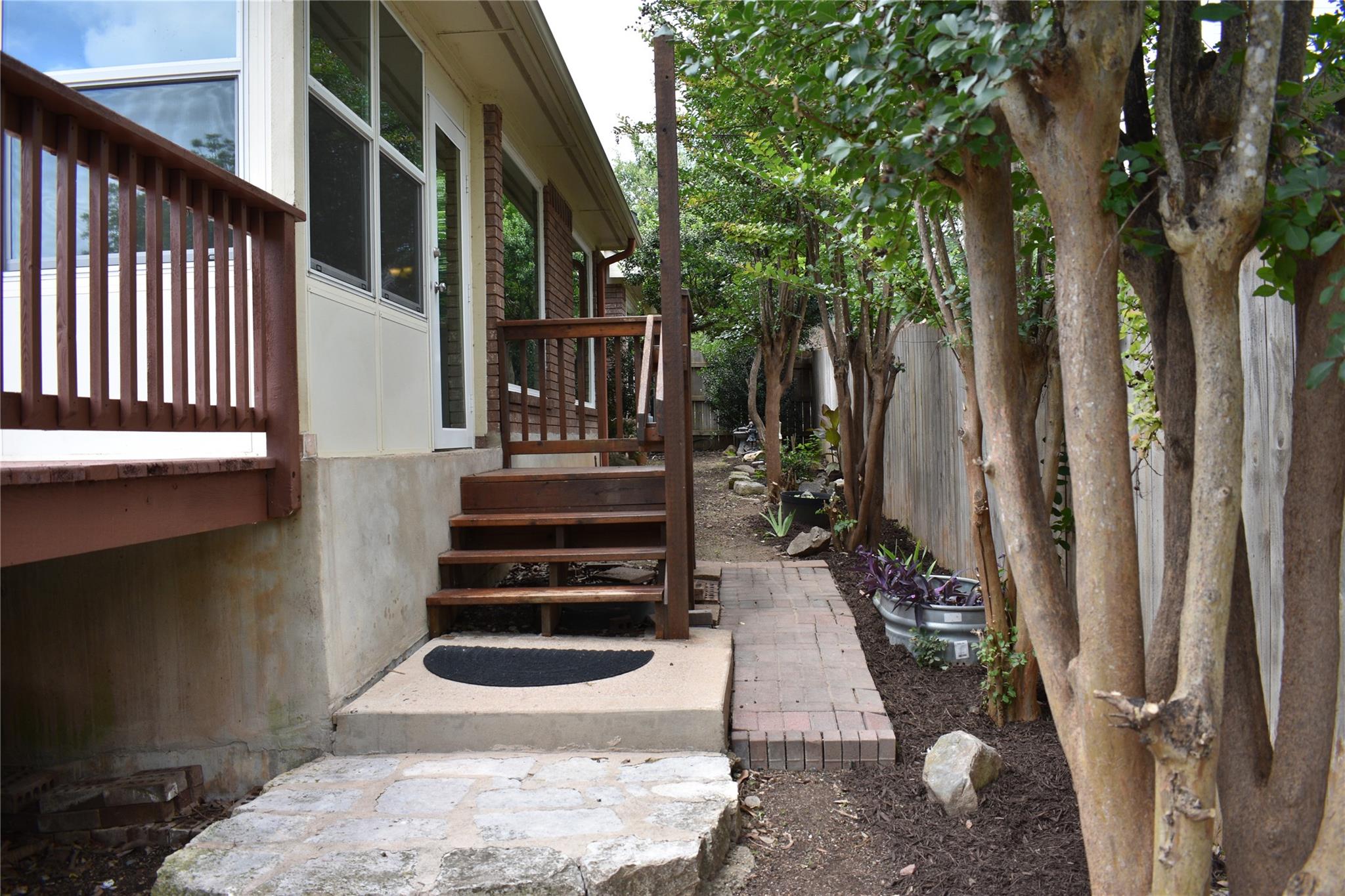 1824 Red Rock Dr, Round Rock, TX 78665