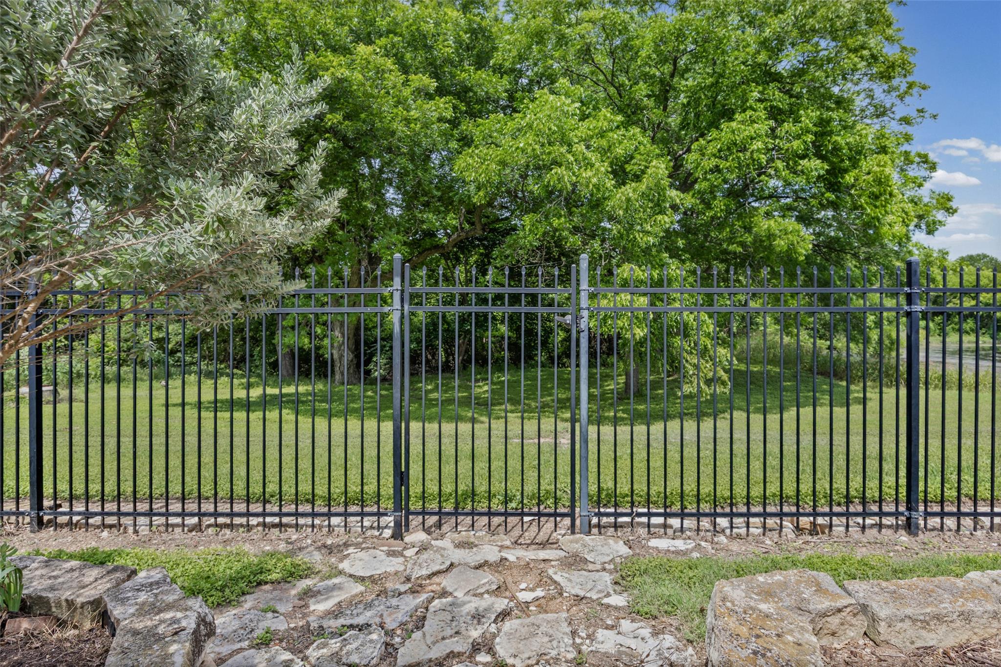 1824 Red Rock Dr, Round Rock, TX 78665