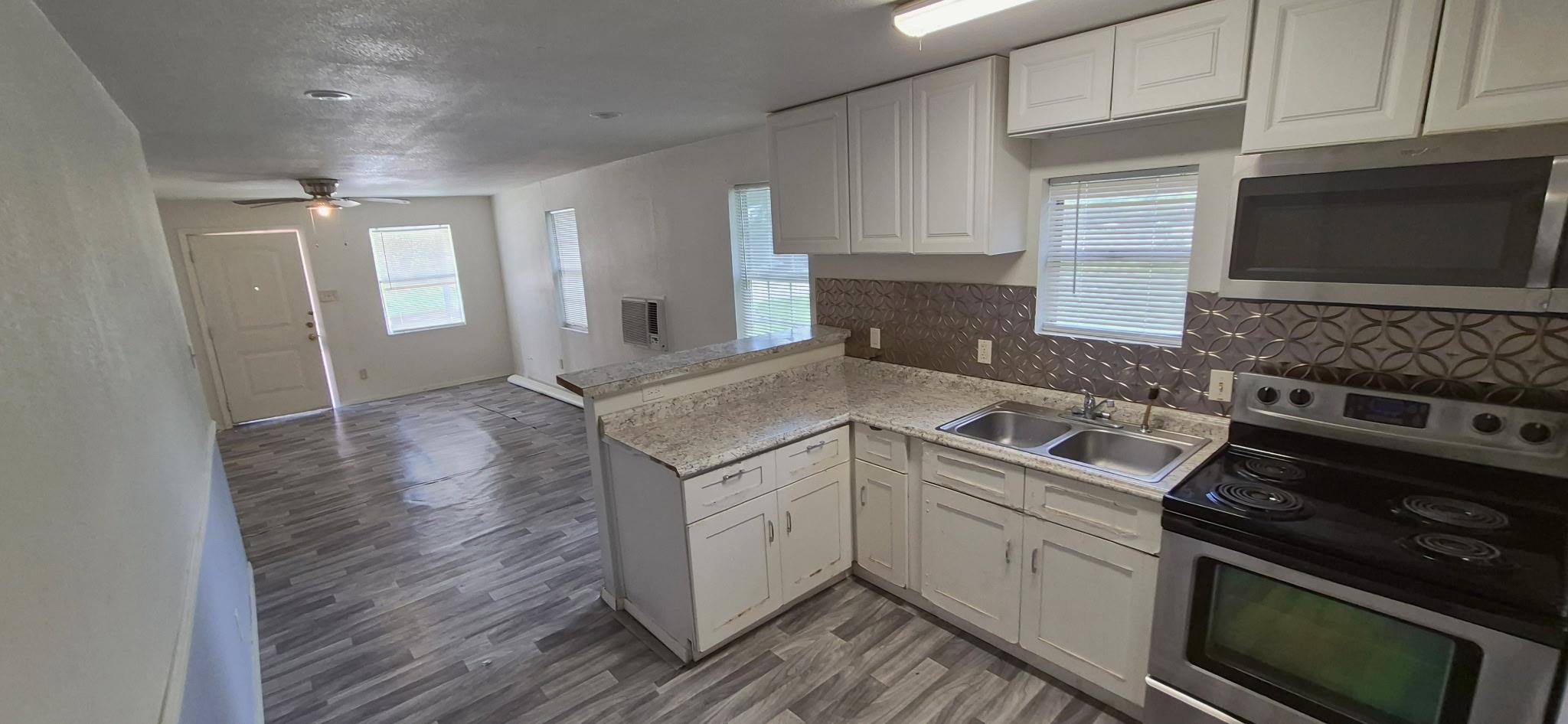 468 W Washington St, Giddings, TX 78942