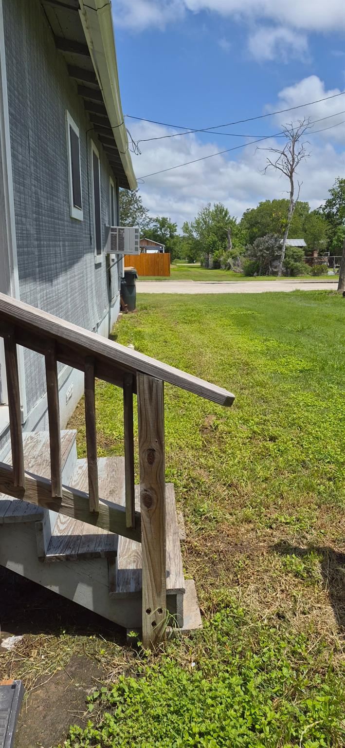 468 W Washington St, Giddings, TX 78942