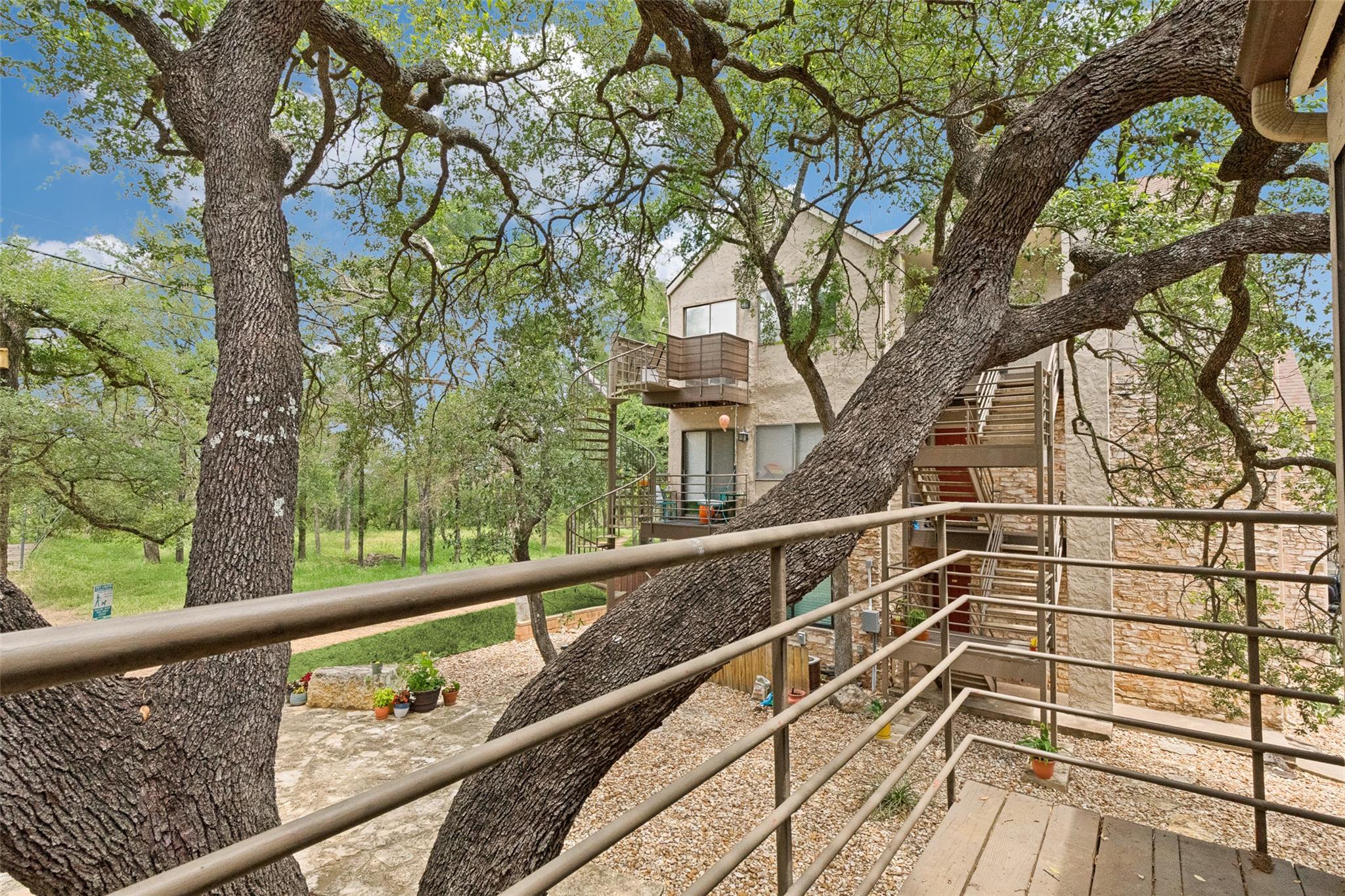 6810 Deatonhill Dr # 204, Austin, TX 78745