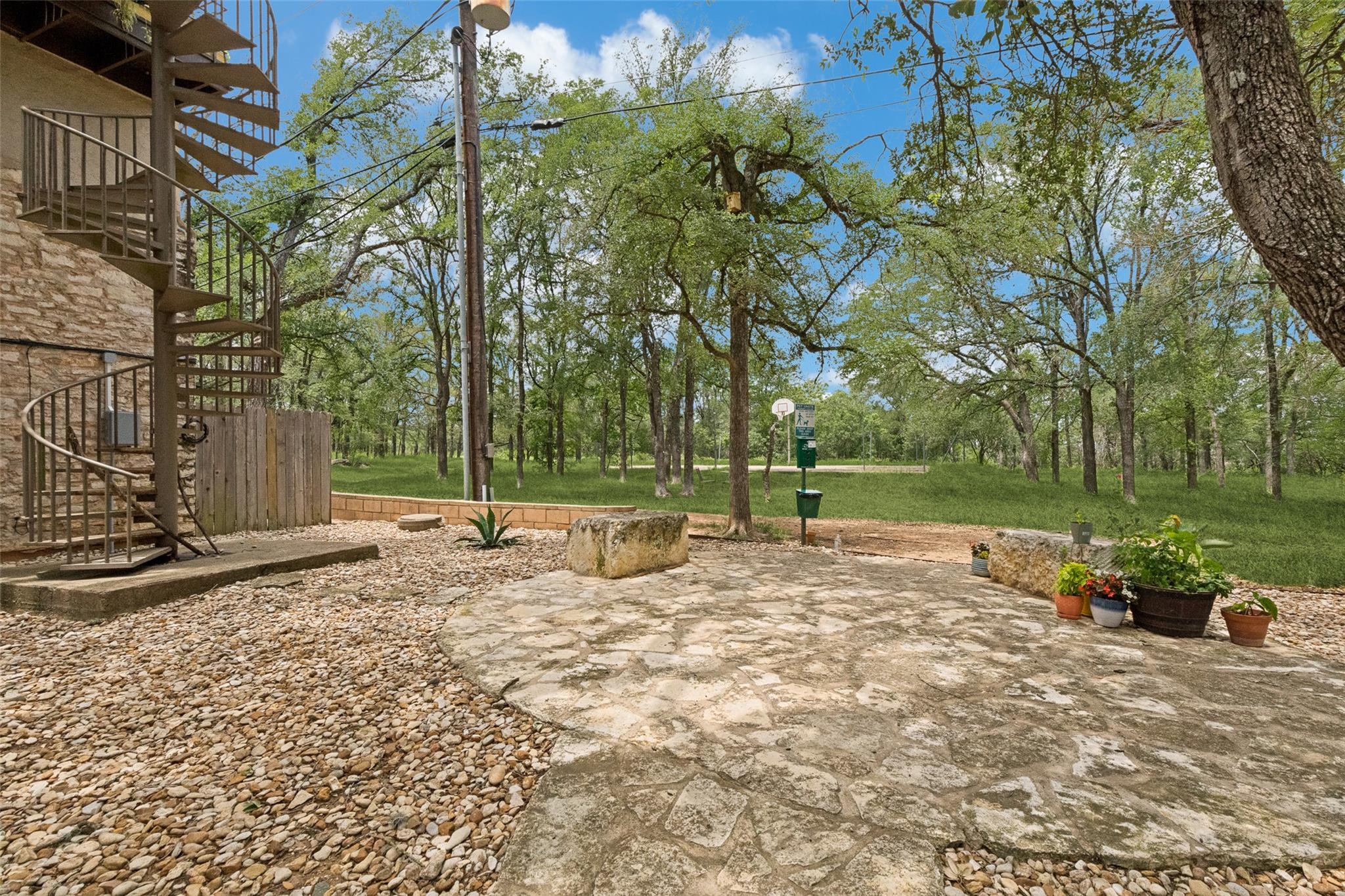 6810 Deatonhill Dr # 204, Austin, TX 78745