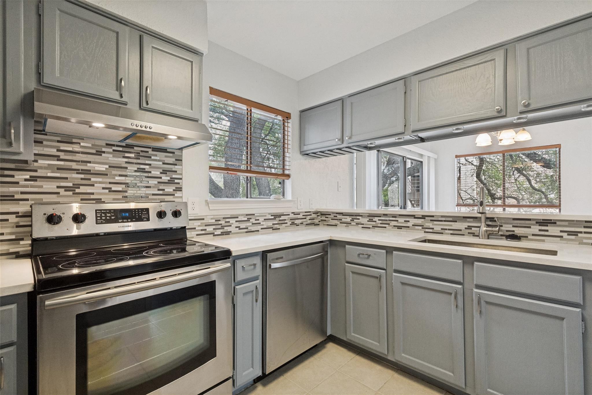 6810 Deatonhill Dr # 204, Austin, TX 78745