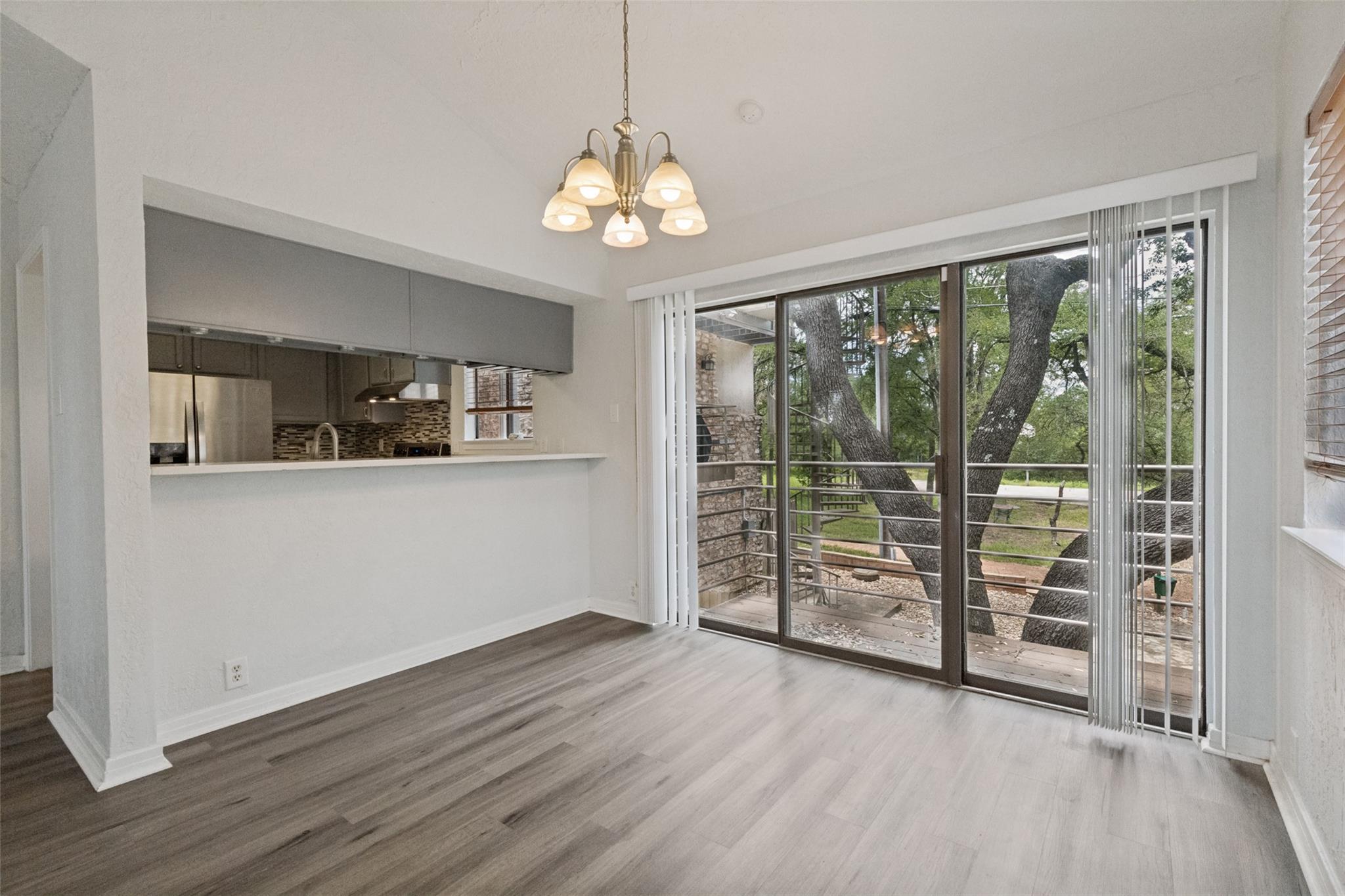6810 Deatonhill Dr # 204, Austin, TX 78745