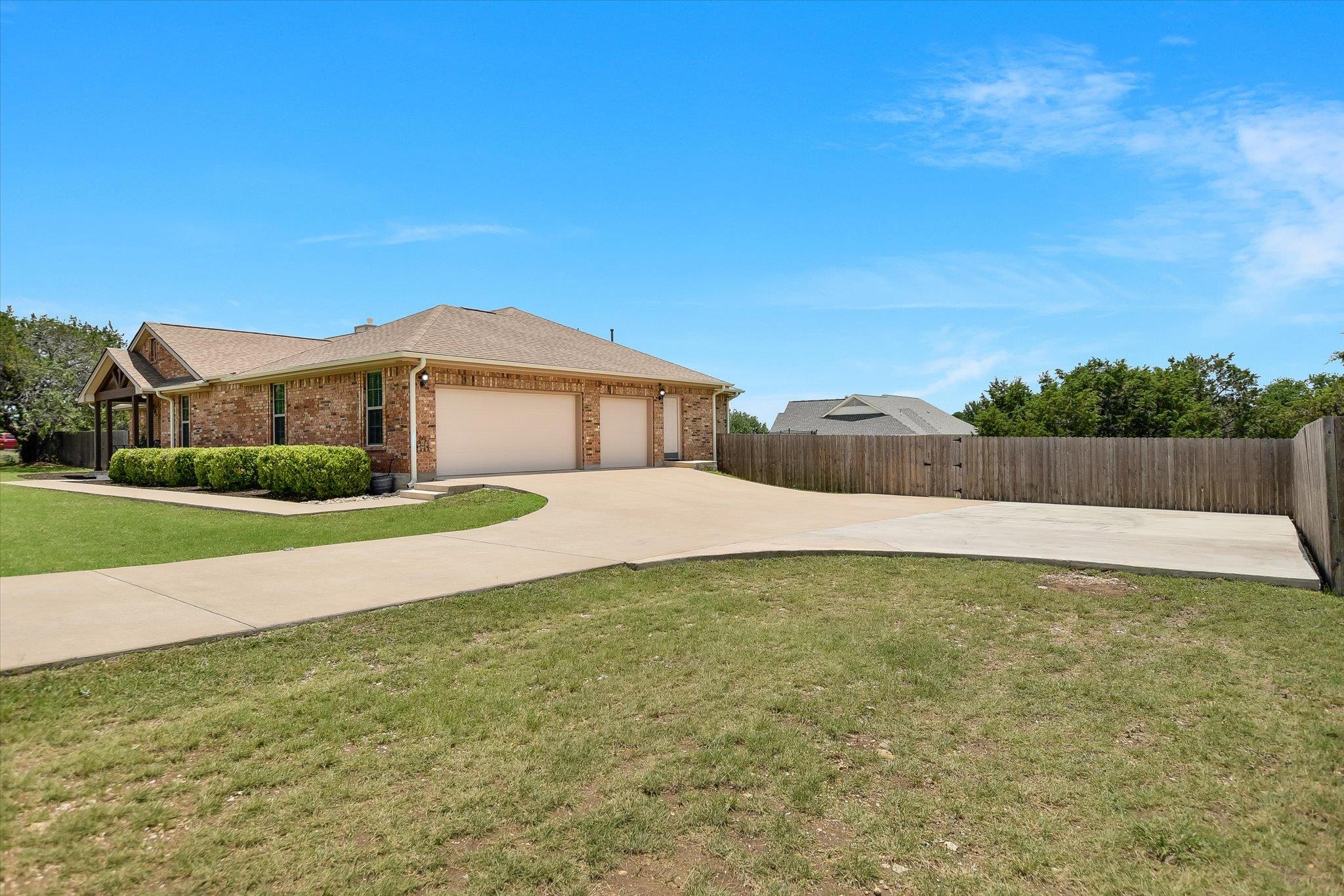 212 Christine Ln, Liberty Hill, TX 78642