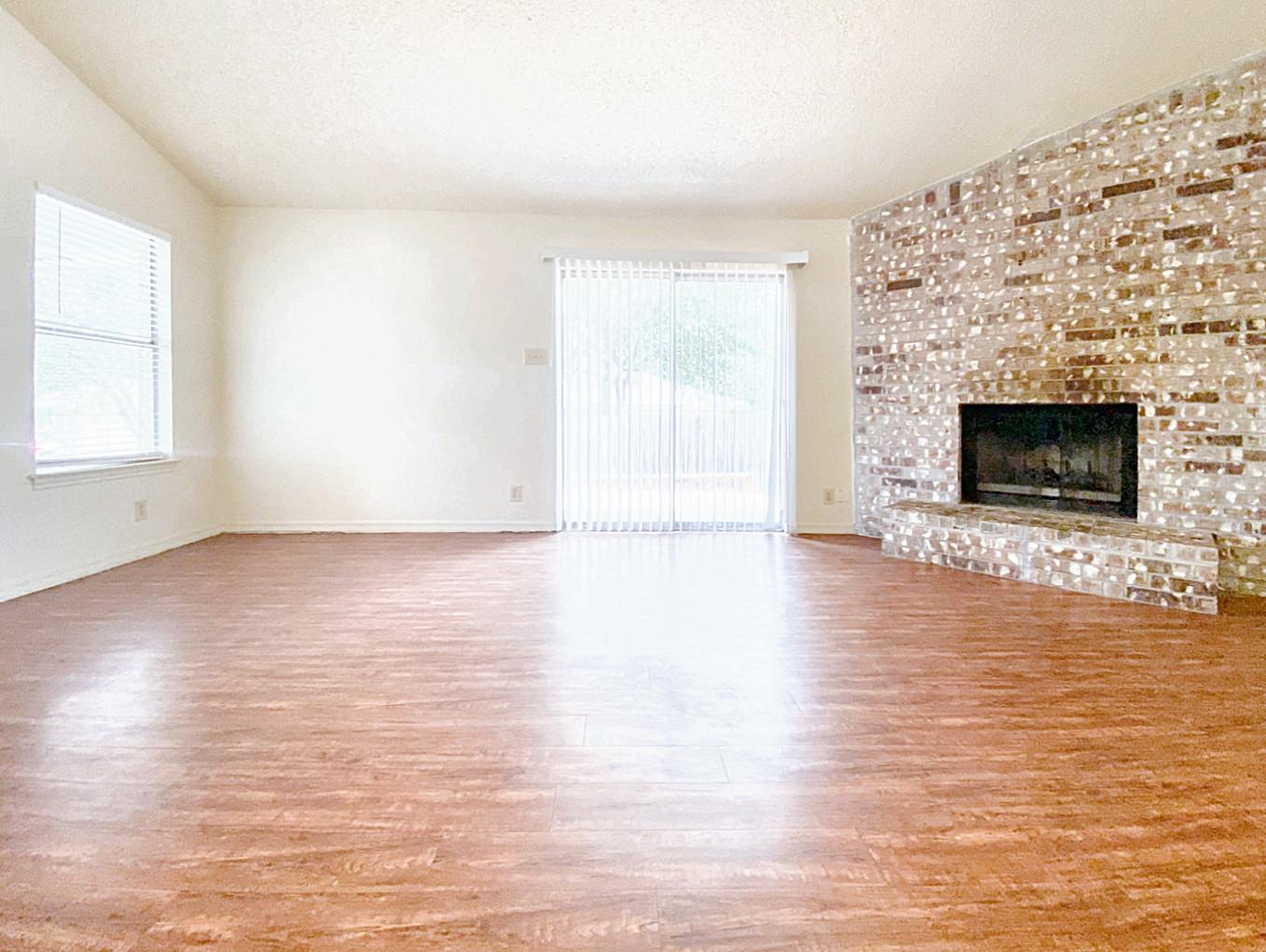 106 Hughson Ct, San Marcos, TX 78666