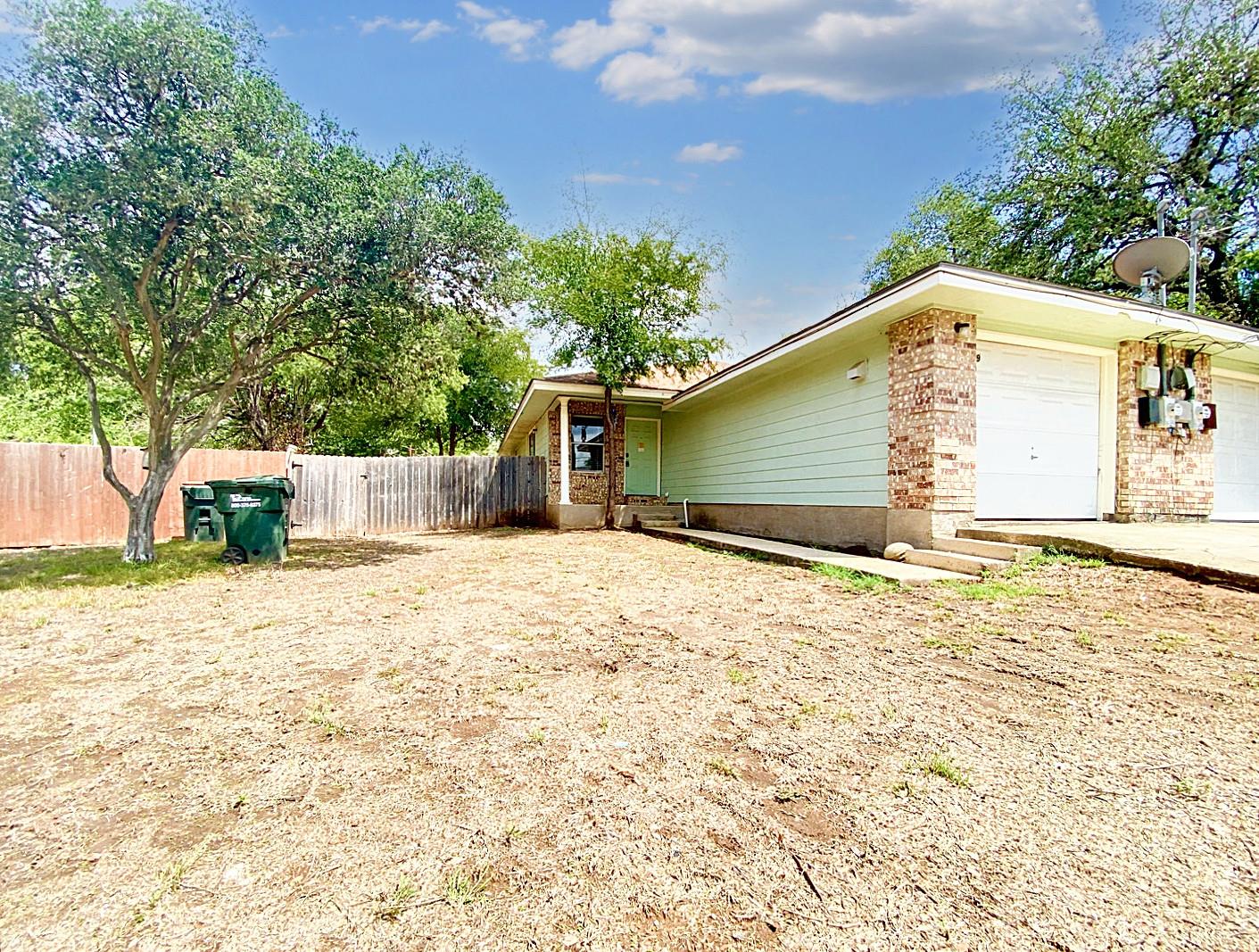 106 Hughson Ct, San Marcos, TX 78666