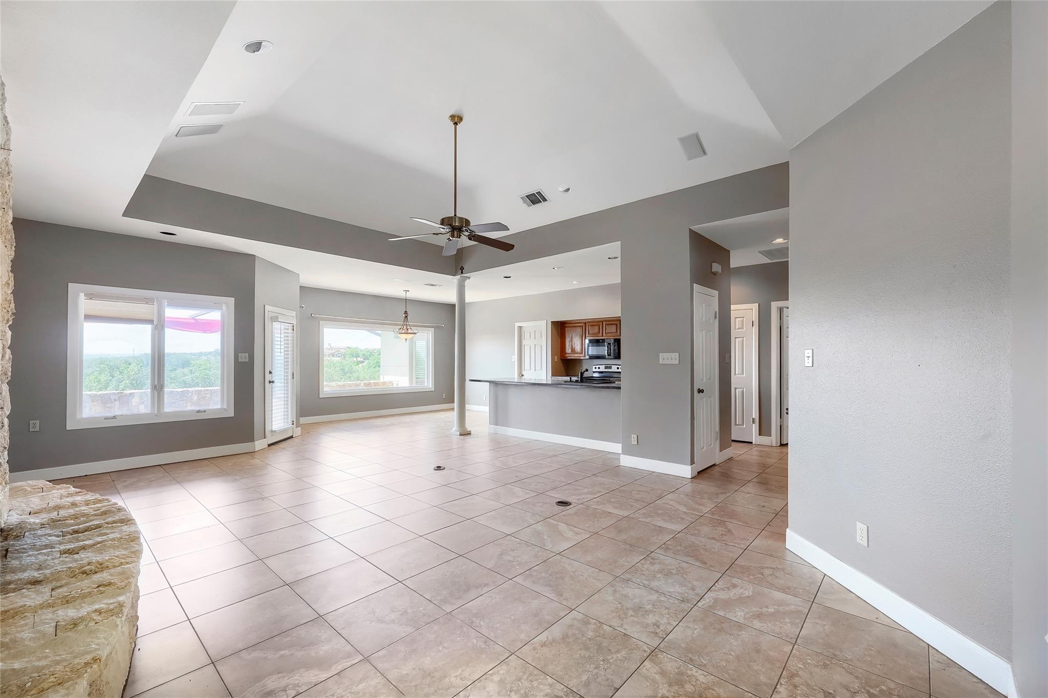 1607 Clubhouse Hill Dr, Spicewood, TX 78669