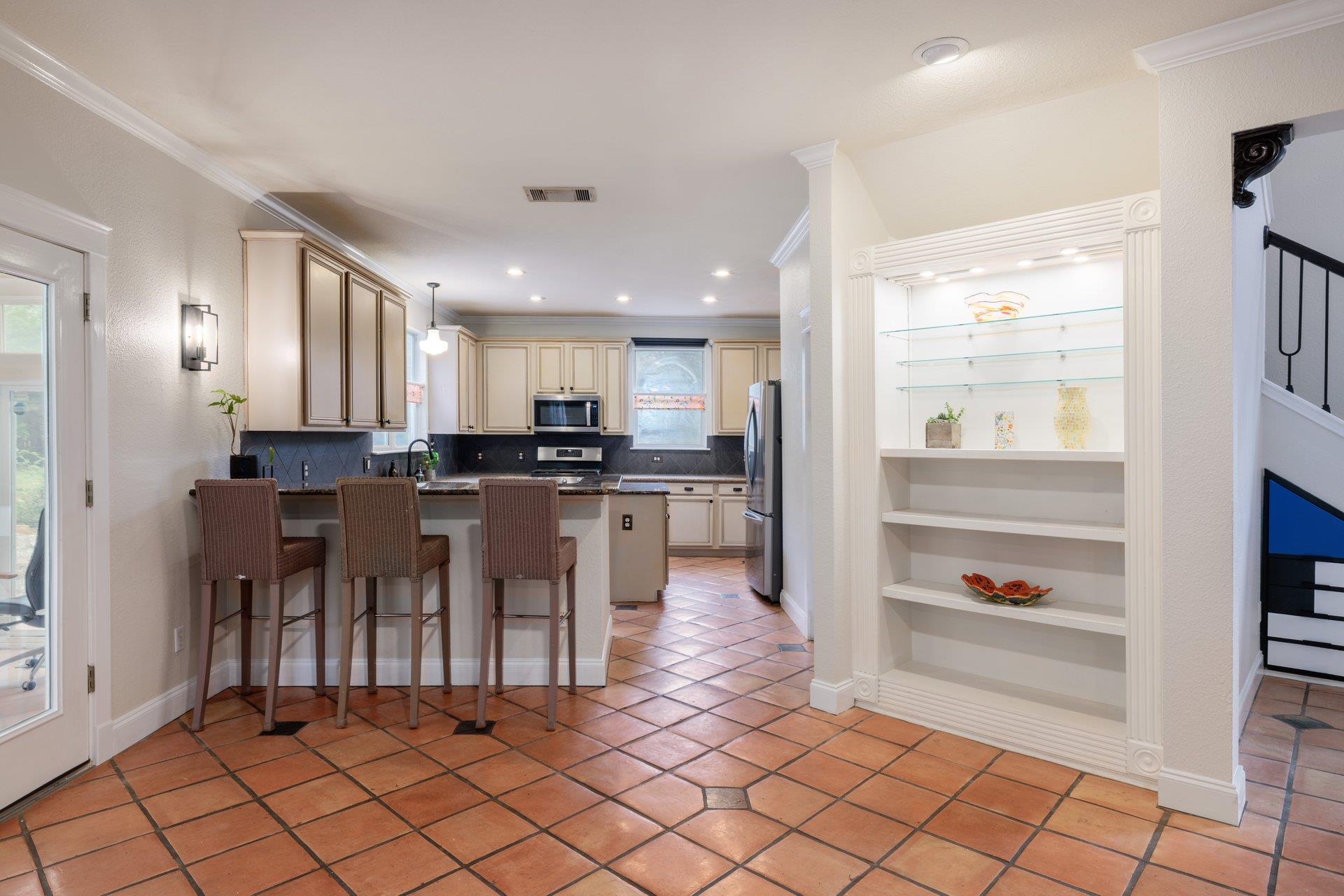 7000 Bending Oak Rd, Austin, TX 78749