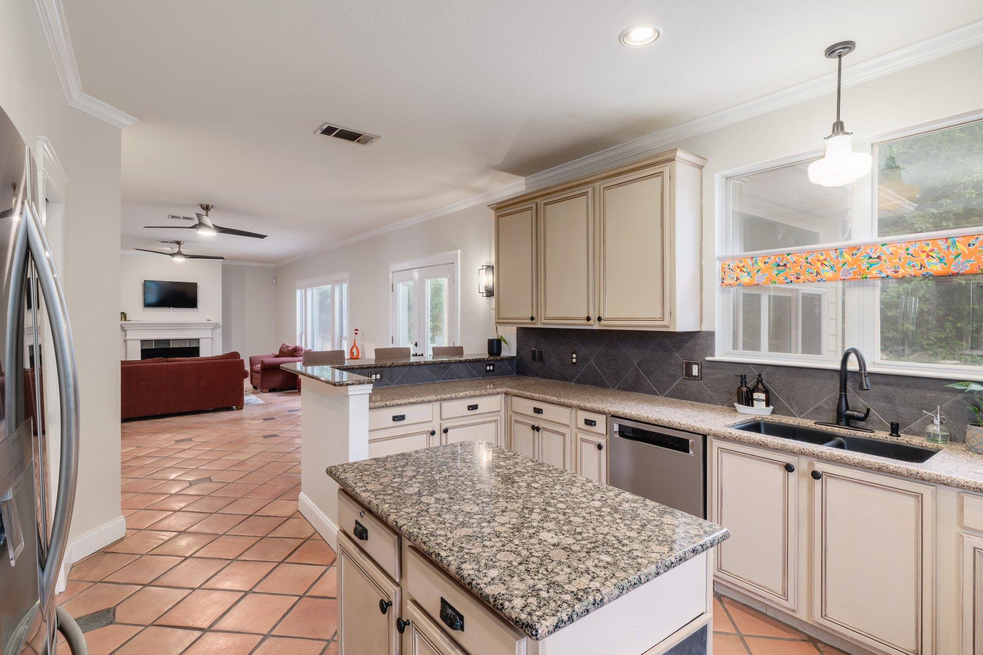 7000 Bending Oak Rd, Austin, TX 78749