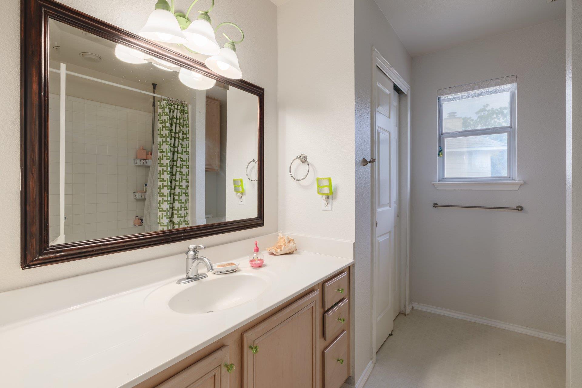 7000 Bending Oak Rd, Austin, TX 78749