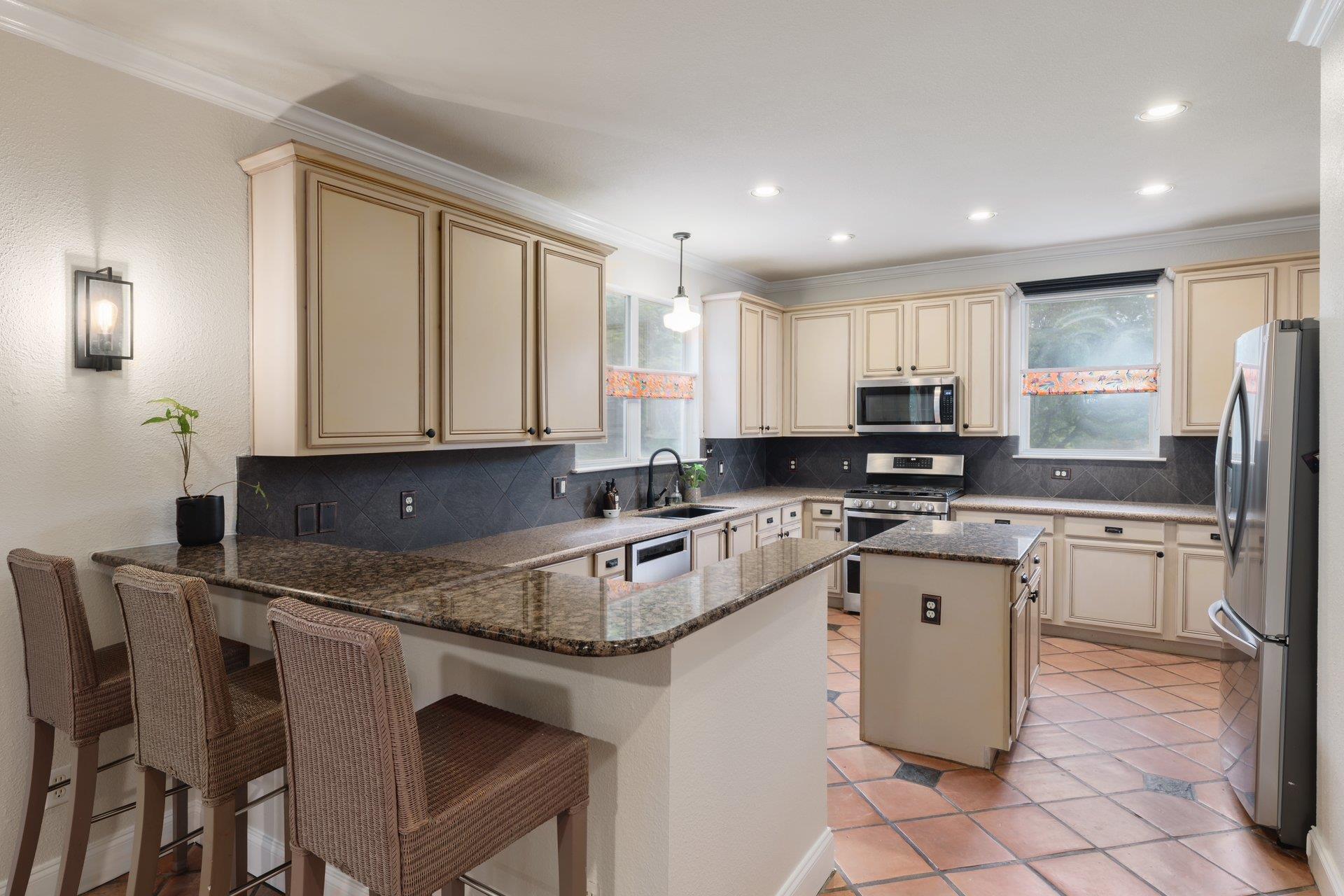 7000 Bending Oak Rd, Austin, TX 78749