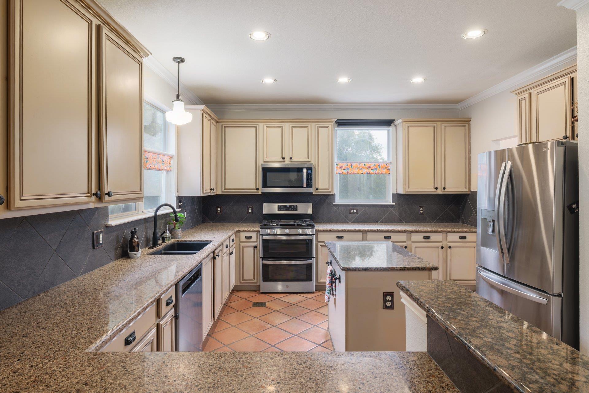7000 Bending Oak Rd, Austin, TX 78749