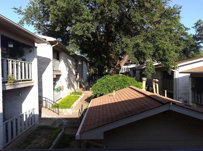 1304 Summit St # 208, Austin, TX 78741