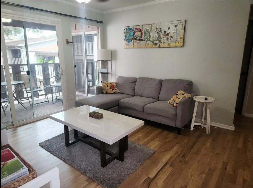 1304 Summit St # 208, Austin, TX 78741