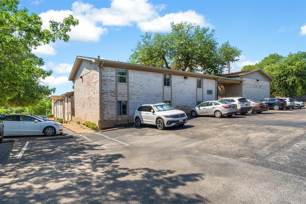 1304 Summit St # 208, Austin, TX 78741