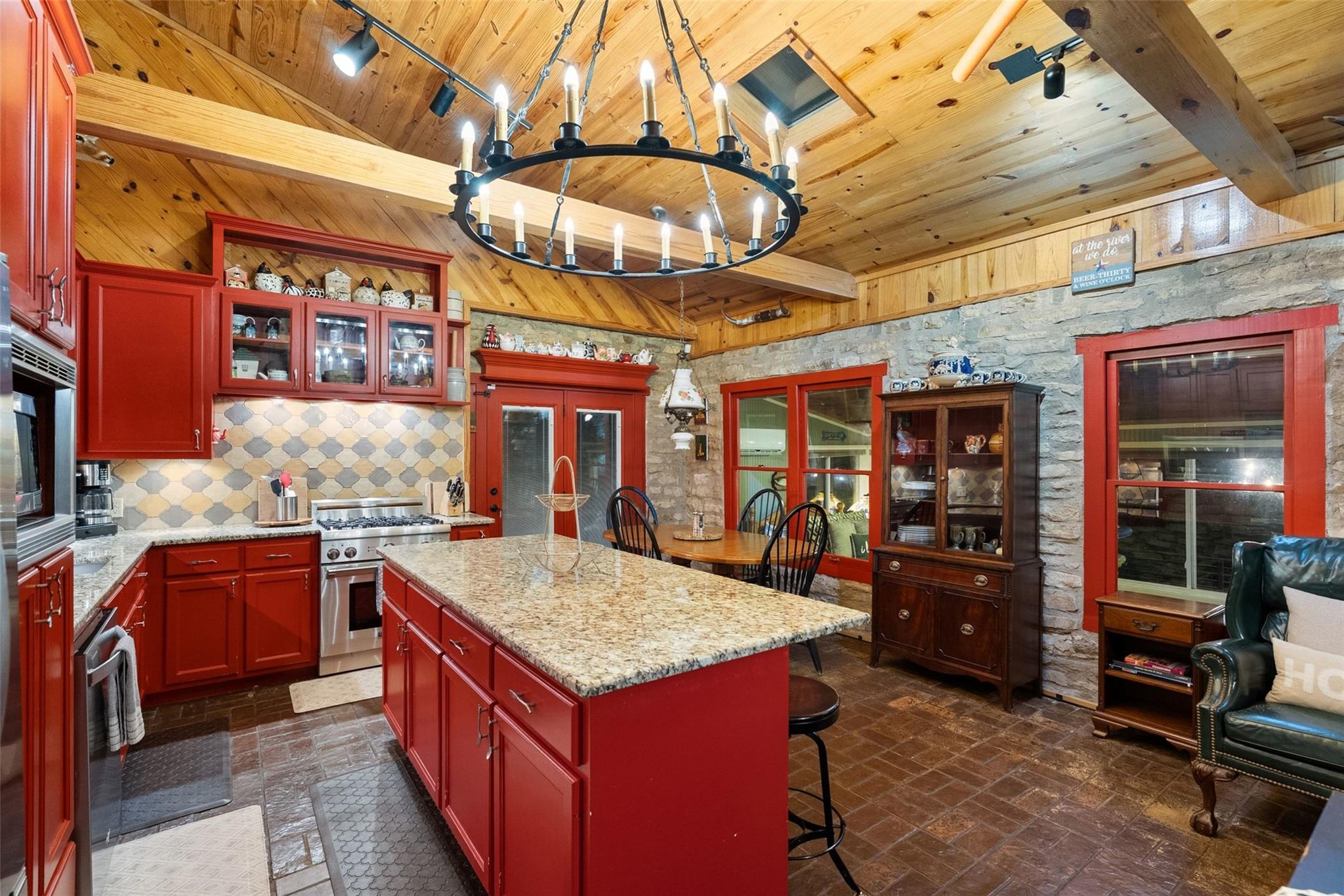 1728 Rocky Riv, Canyon Lake, TX 78133
