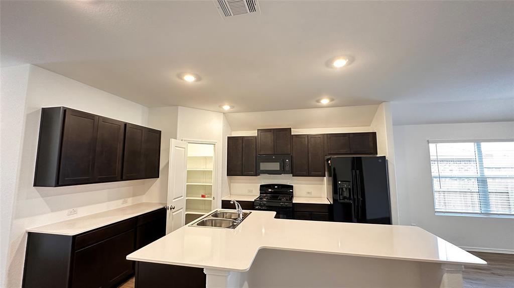 606 Arnage Dr, Hutto, TX 78634