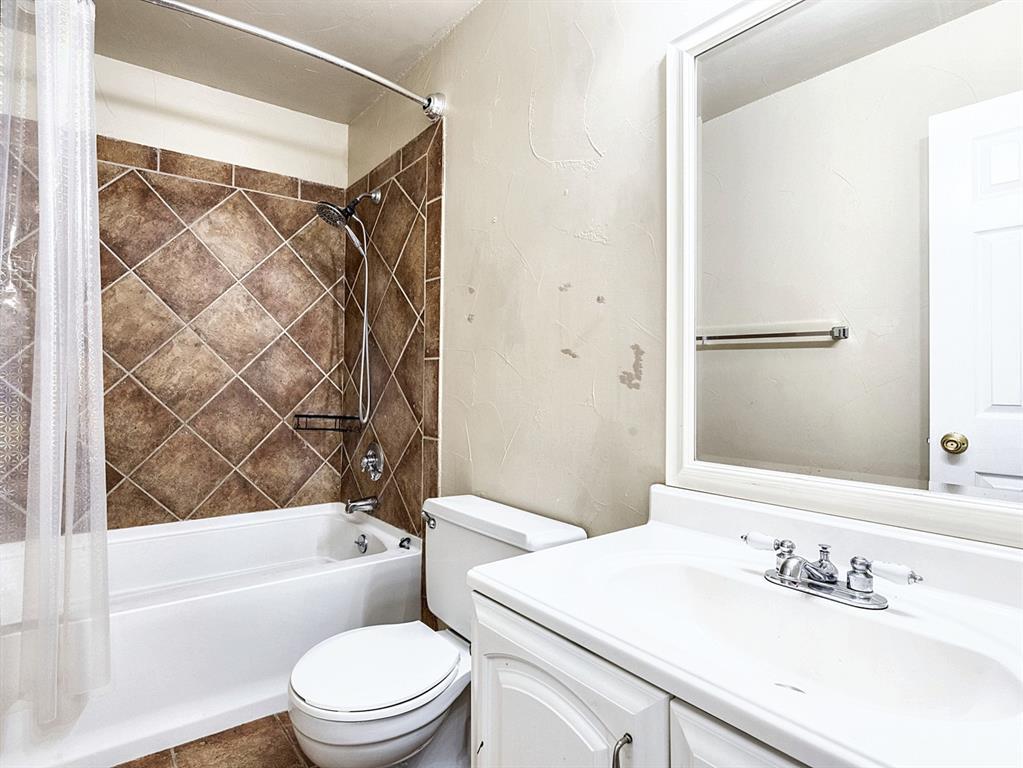 901 Glass Dr # A, Leander, TX 78641
