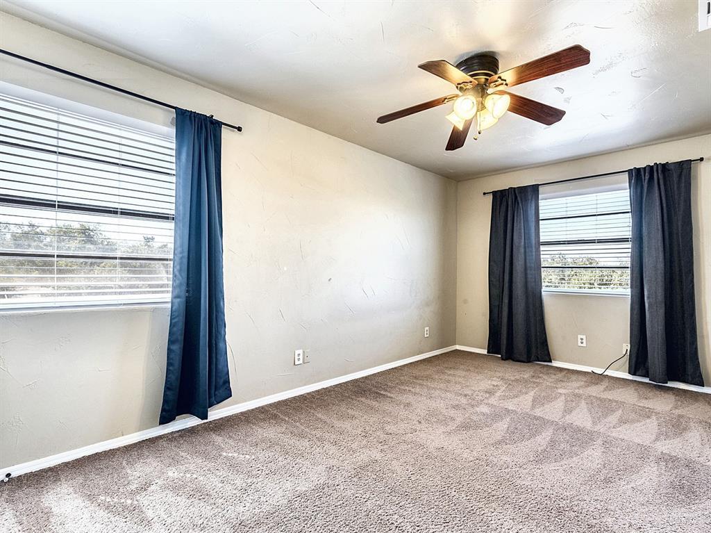 901 Glass Dr # A, Leander, TX 78641