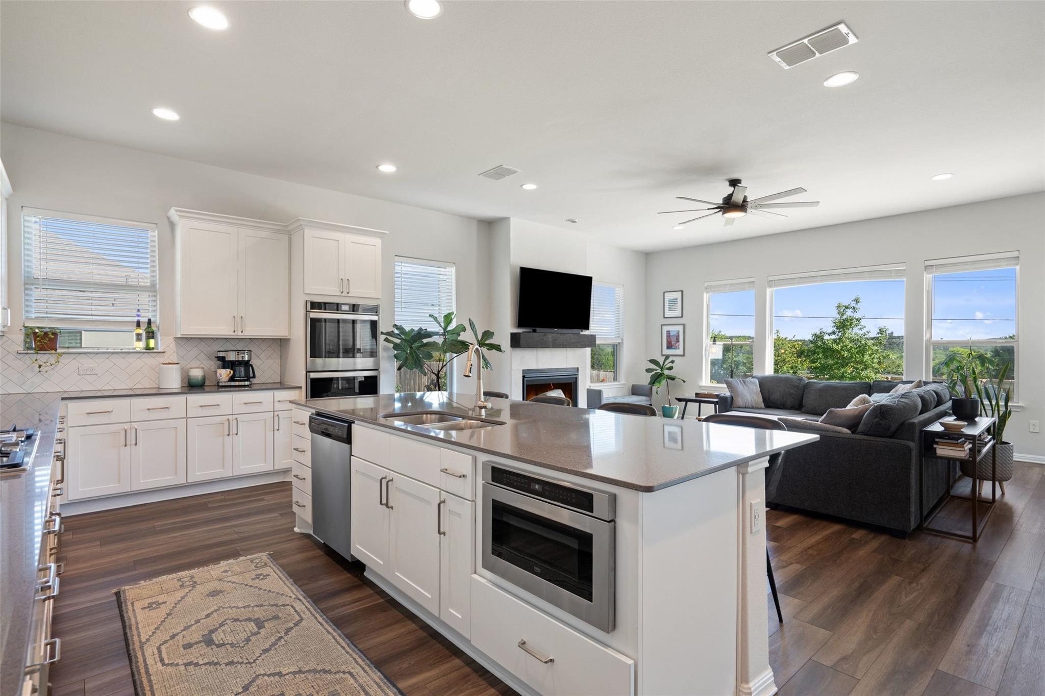 162 Lunar Loop, Austin, TX 78737