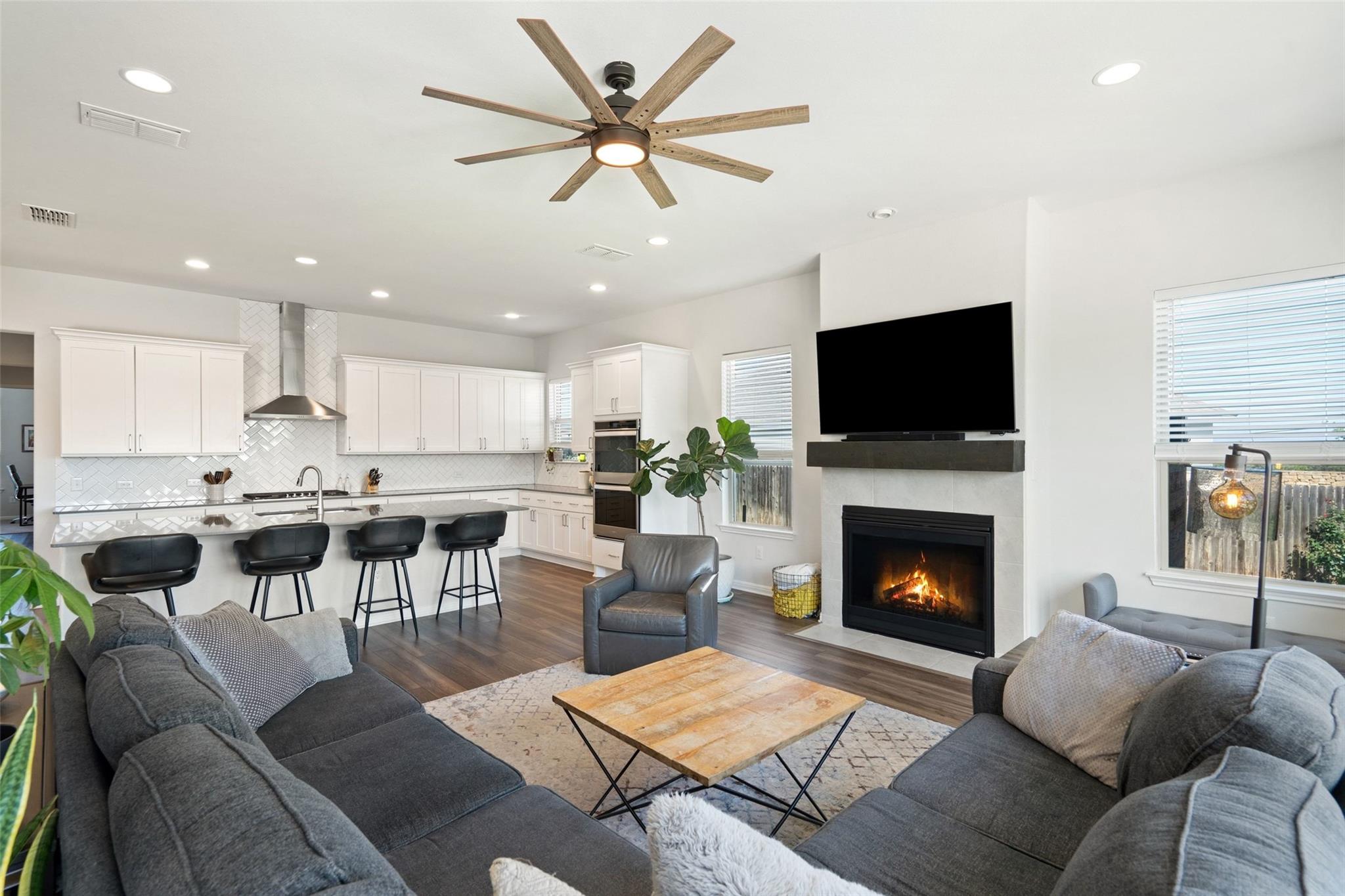 162 Lunar Loop, Austin, TX 78737