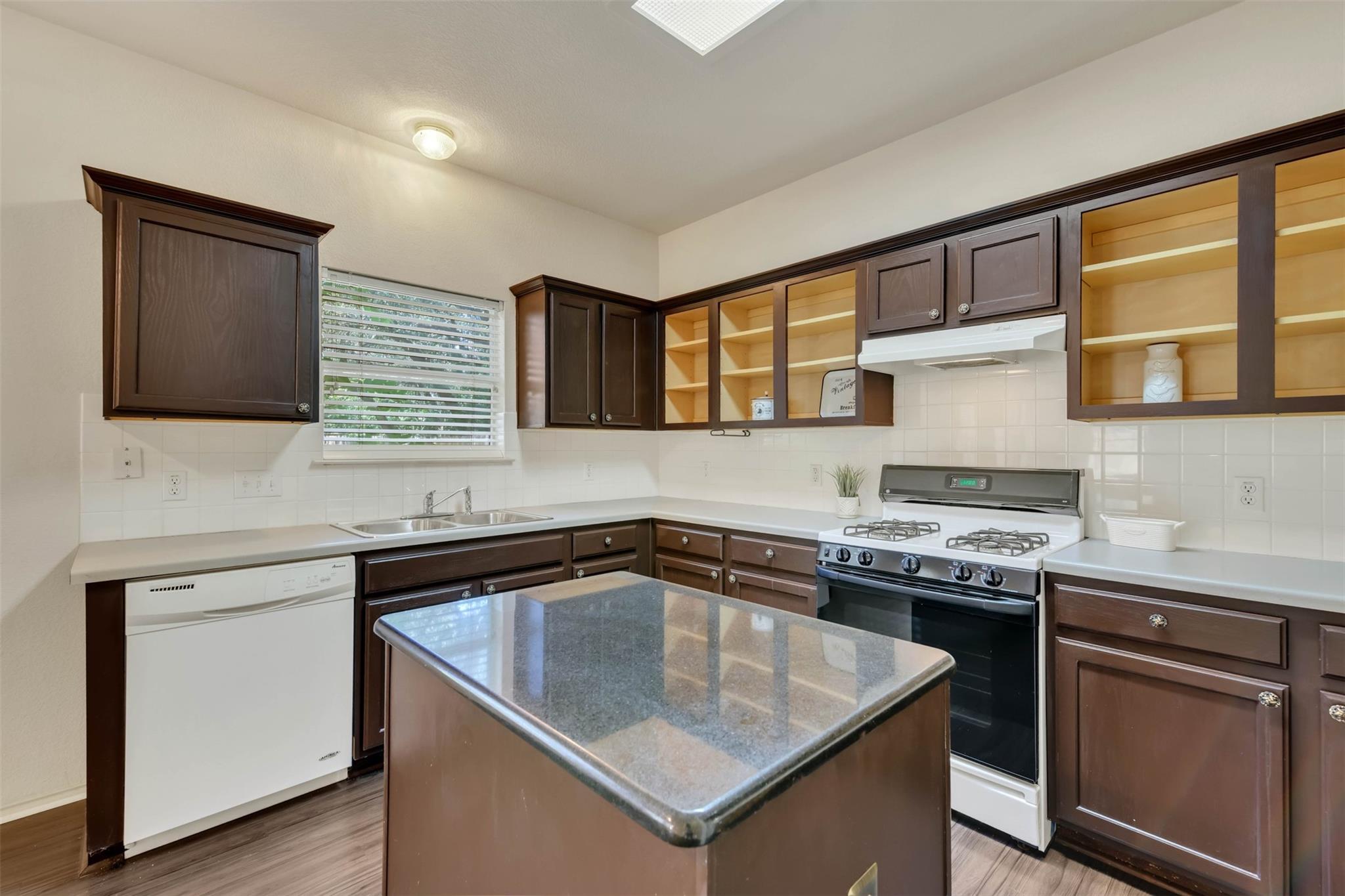 711 Horizon Trl, Cedar Park, TX 78613