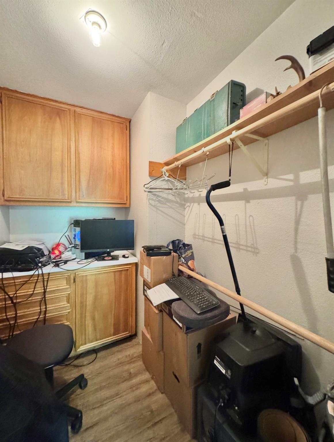 203 E 11th St, Elgin, TX 78621