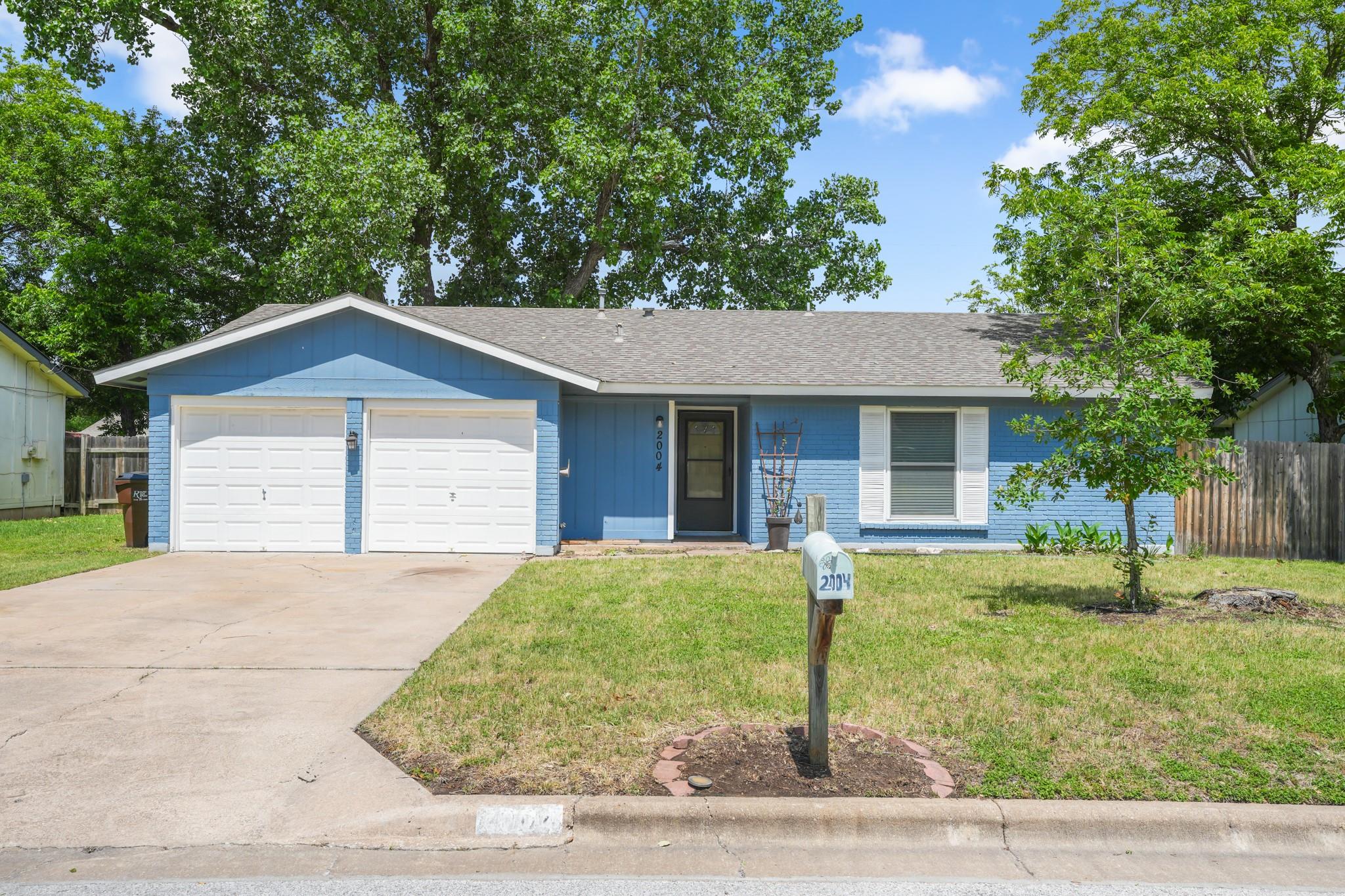 2004 Greenhill Dr, Round Rock, TX 78664