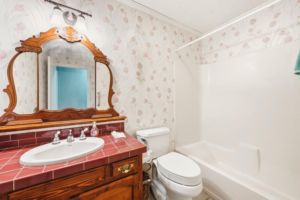 1961 Bolton Rd, Marion, TX 78124