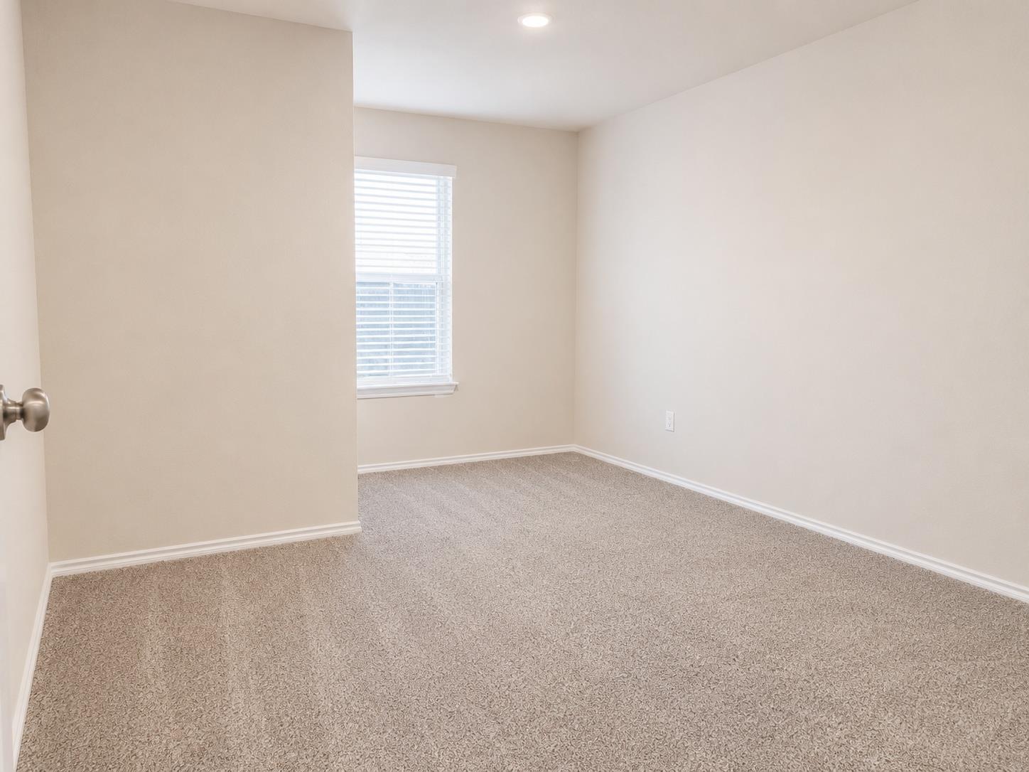 2156 Griffith Dr, Seguin, TX 78155