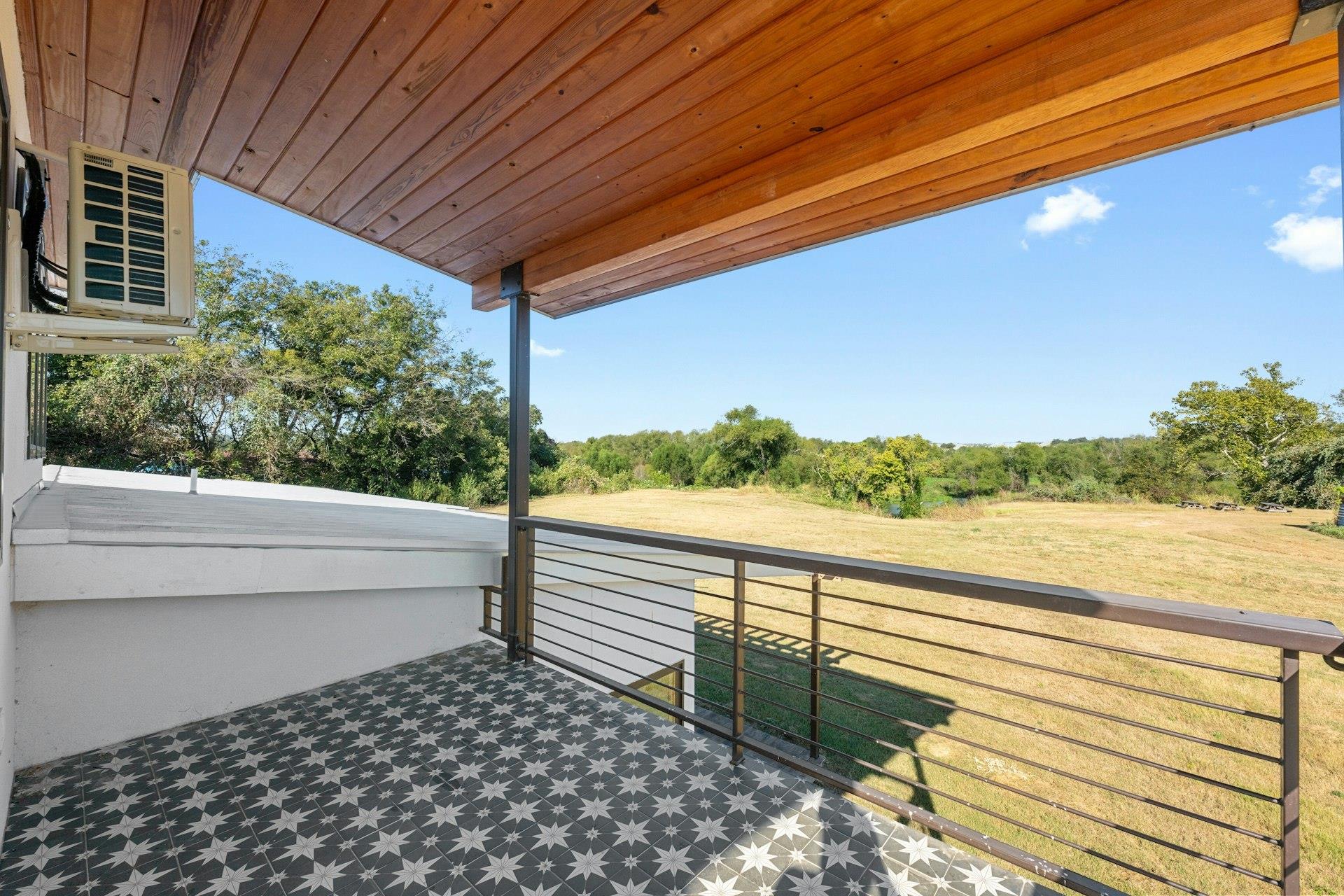 1802 Man O War Dr, Del Valle, TX 78617