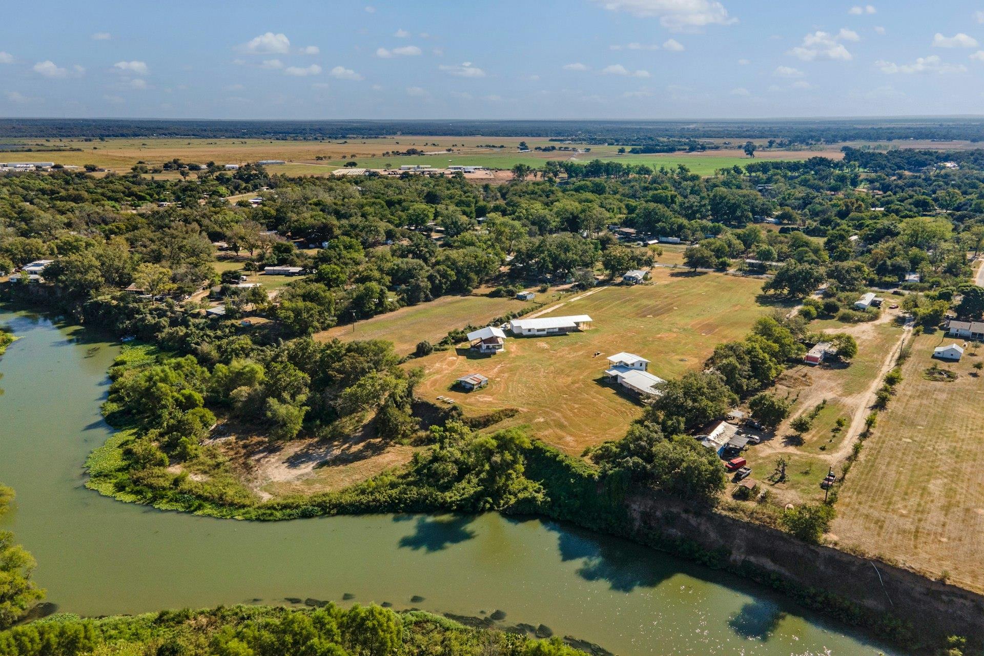 1802 Man O War Dr, Del Valle, TX 78617