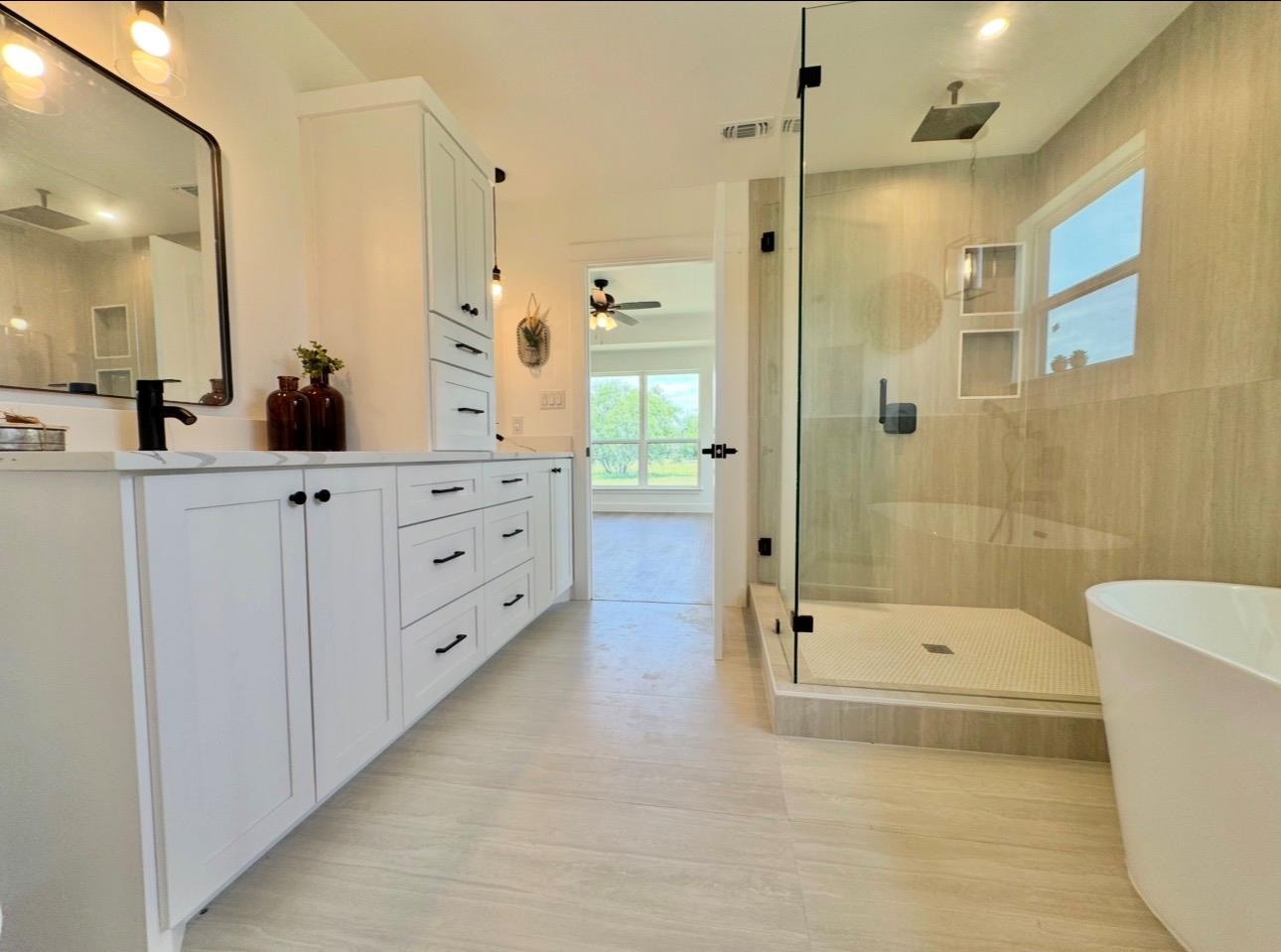 1300 Private Road 7037, Lexington, TX 78947