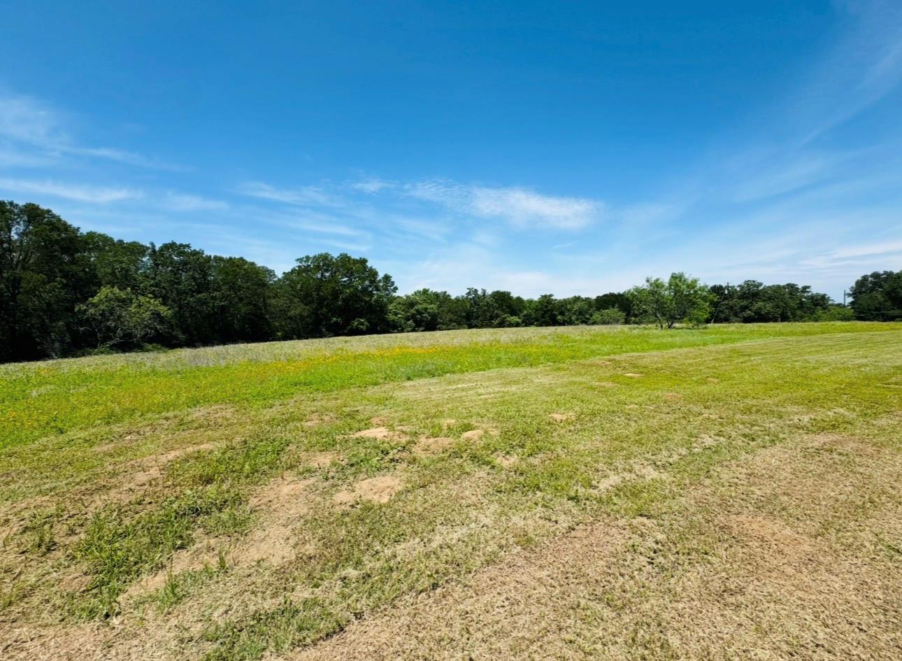 1300 Private Road 7037, Lexington, TX 78947