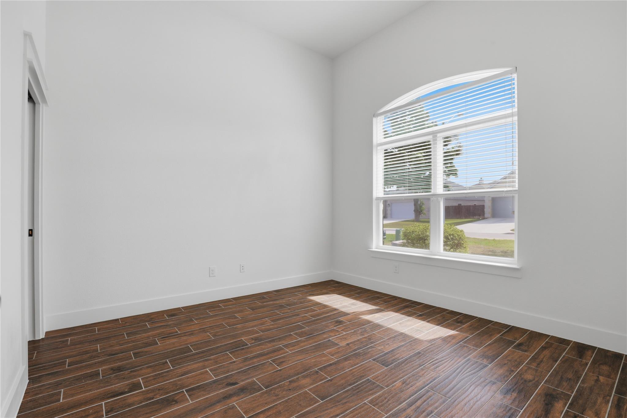 133 Greg Ln, Jarrell, TX 76537