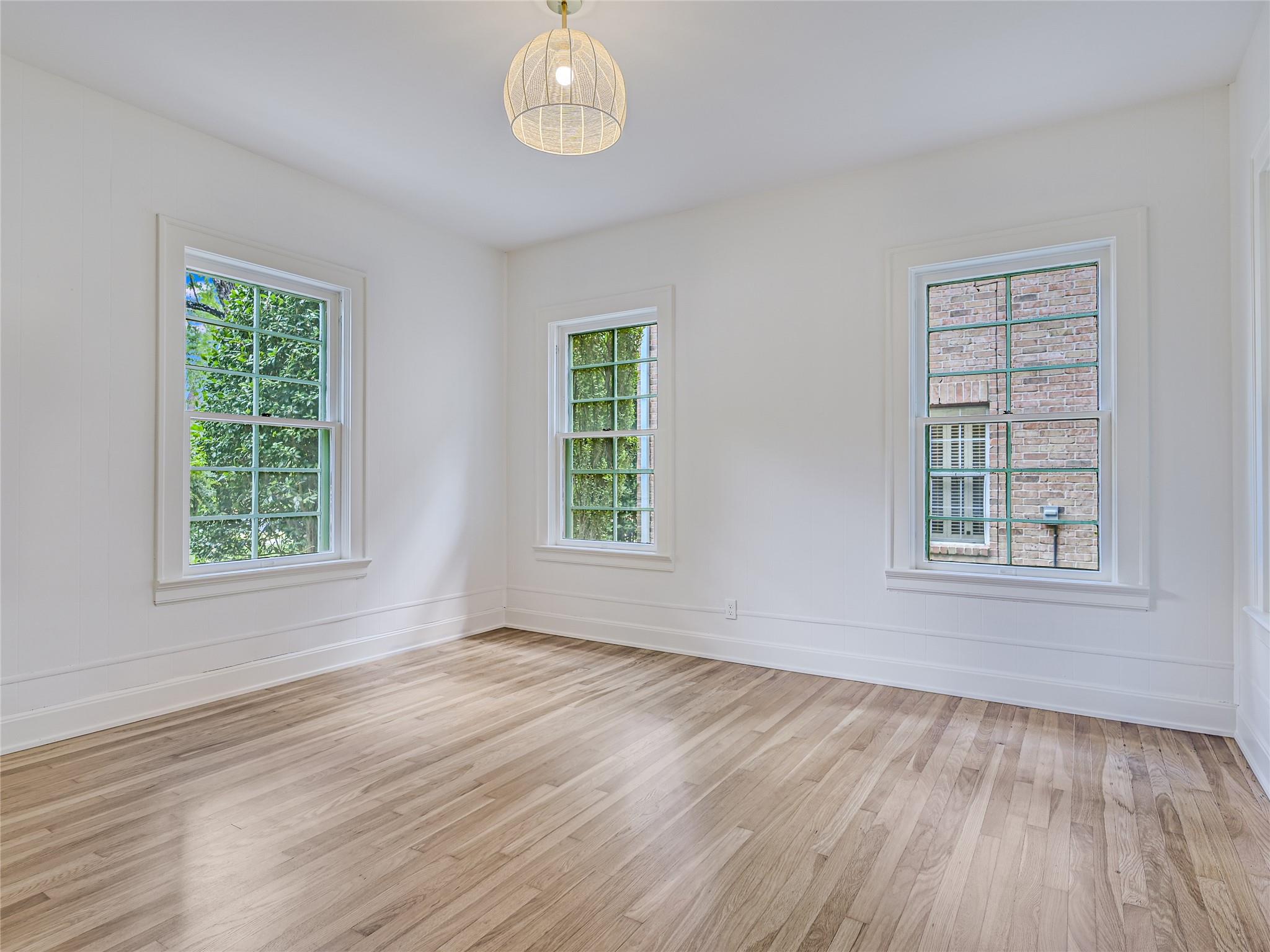 501 Carolyn Ave, Austin, TX 78705