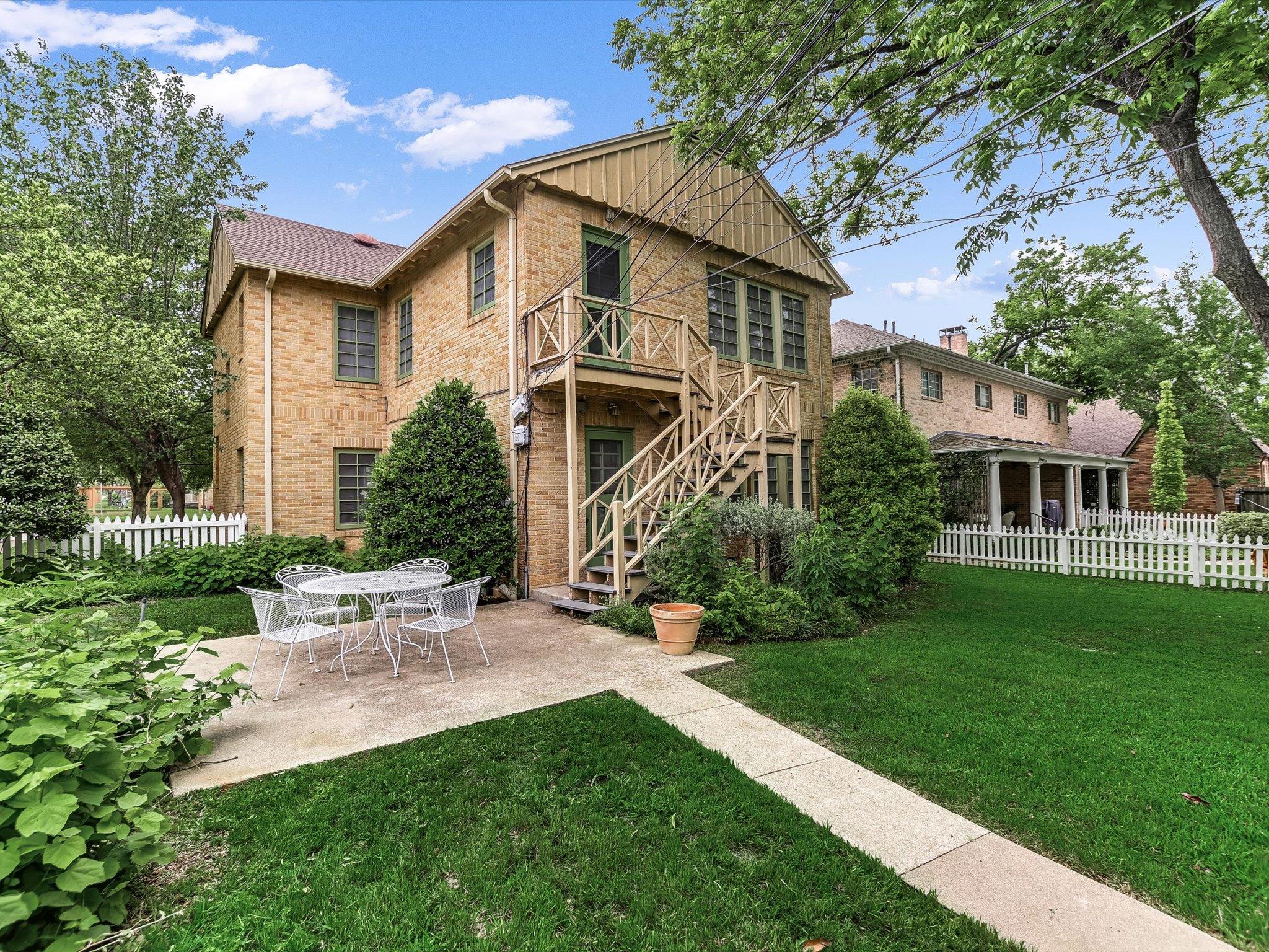 501 Carolyn Ave, Austin, TX 78705