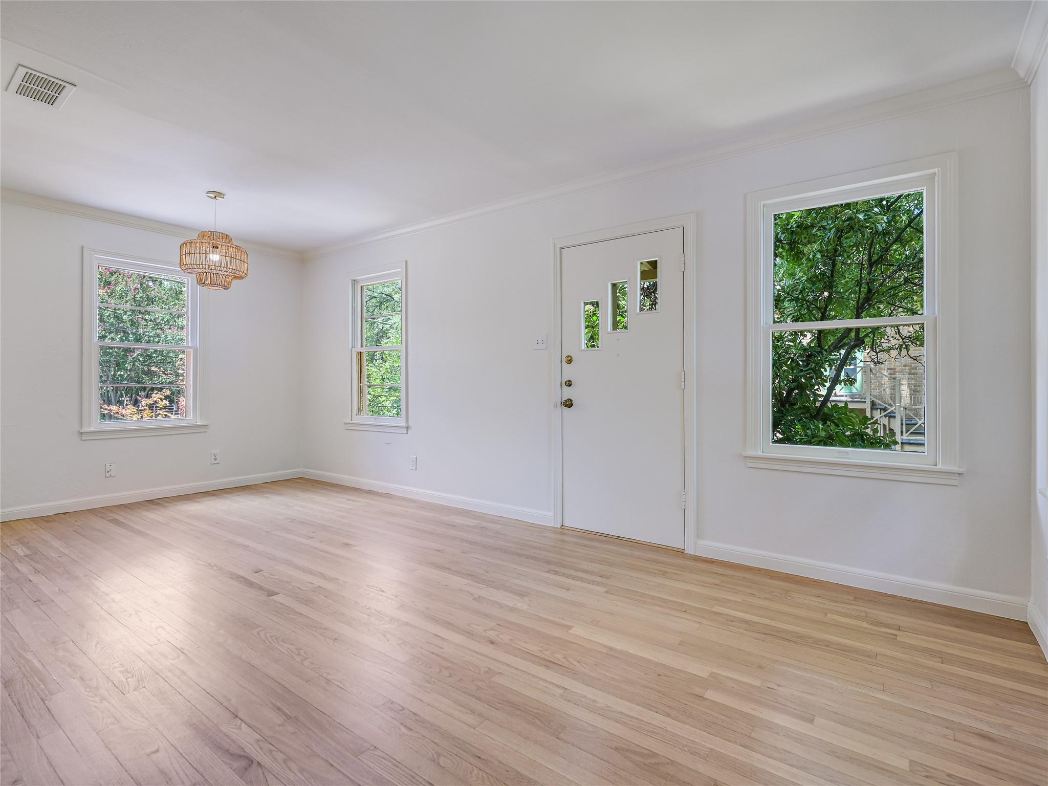 501 Carolyn Ave, Austin, TX 78705