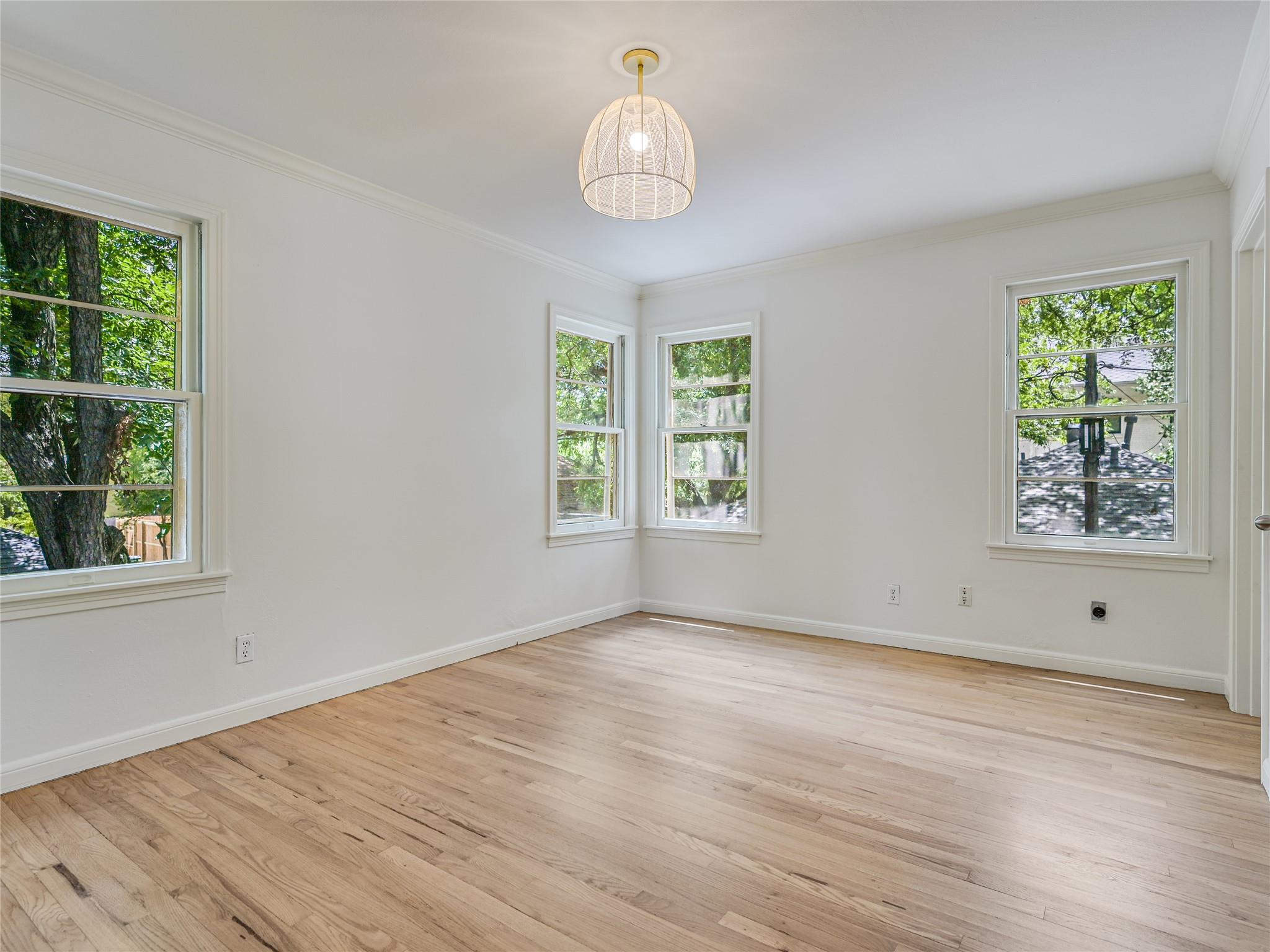 501 Carolyn Ave, Austin, TX 78705