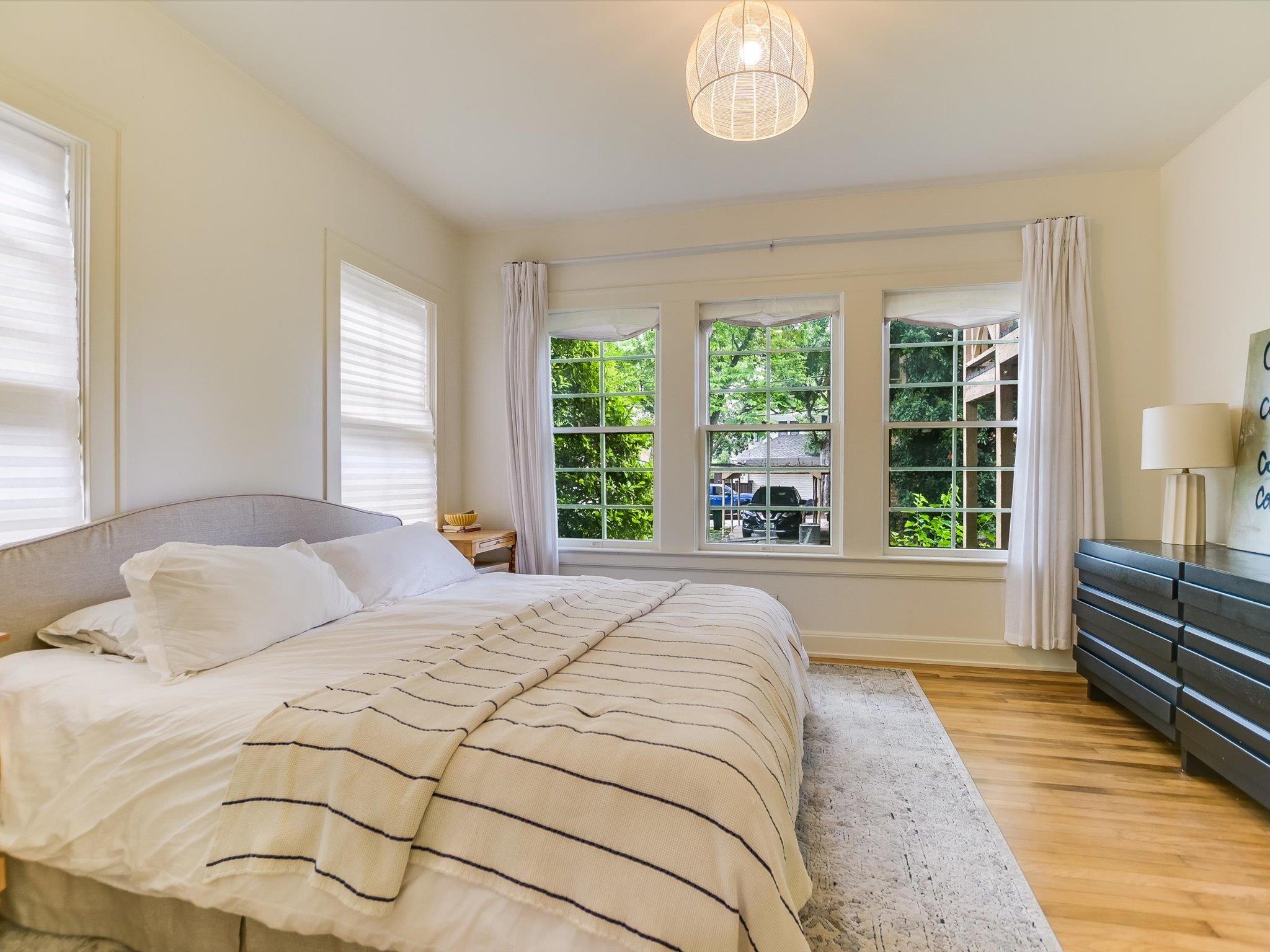 501 Carolyn Ave, Austin, TX 78705